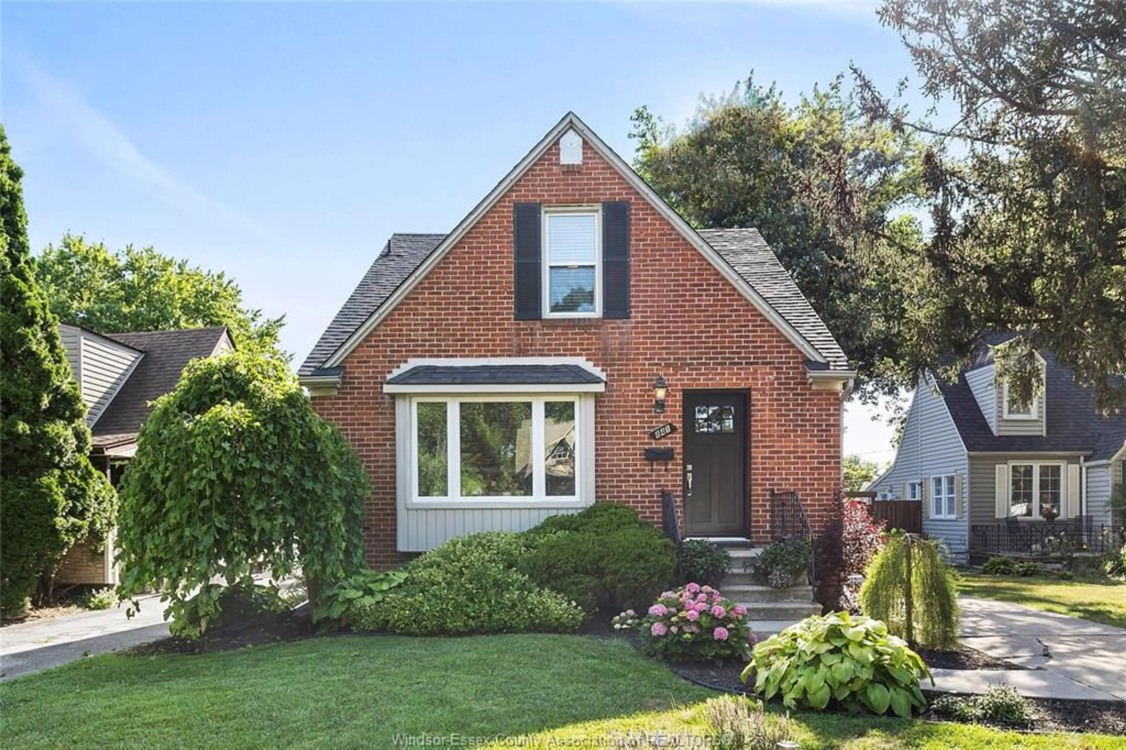 Home with brick exterior material, street for 841 JEFFERSON Blvd, Windsor Ontario N8S 2P7