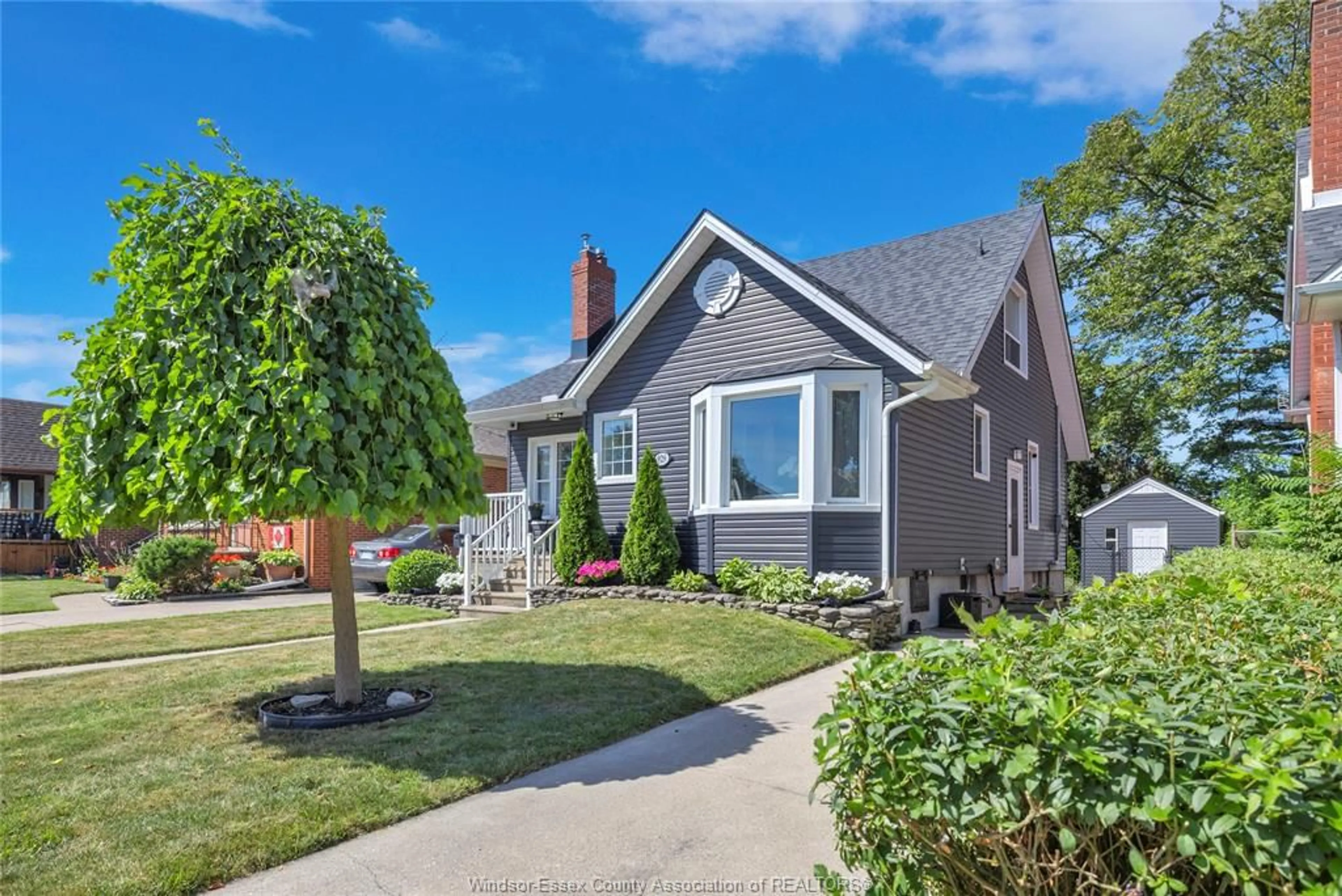 Home with vinyl exterior material, street for 929 Esdras, Windsor Ontario N8S 2M8