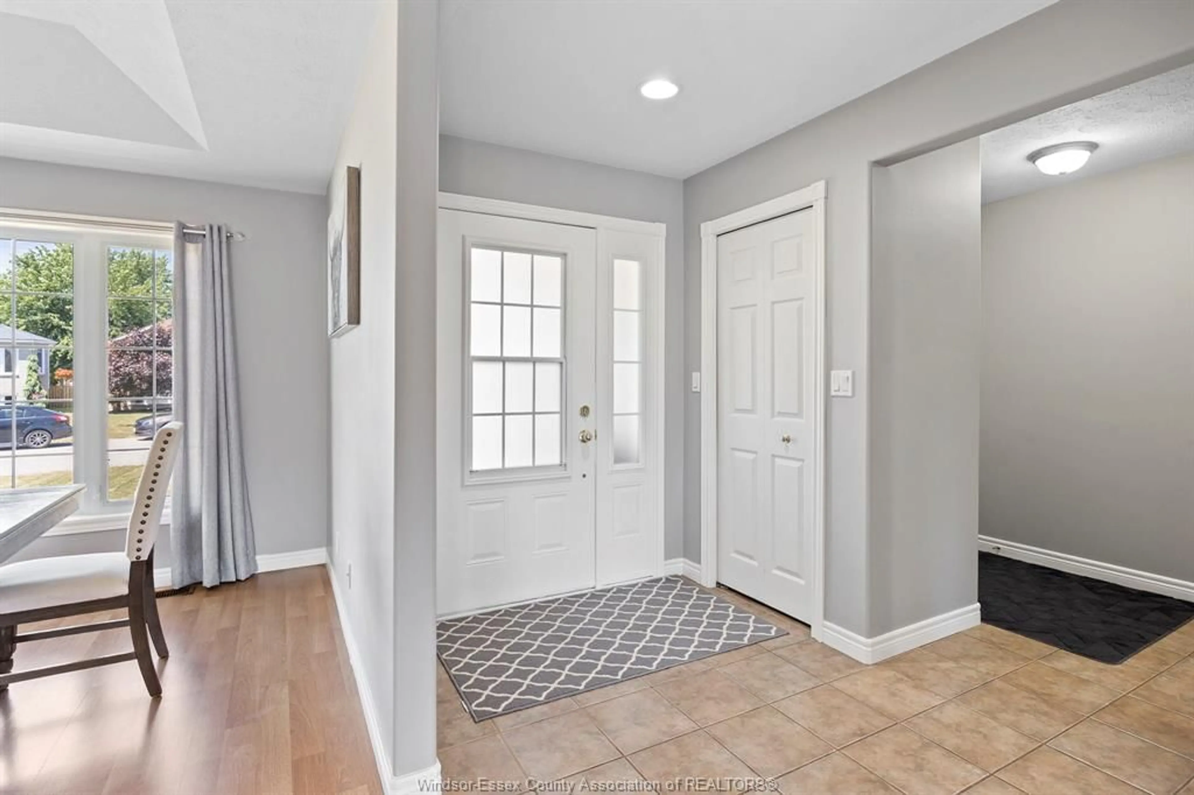 Indoor entryway for 11 HOMESTEADS Dr, Tilbury Ontario N0P 2L0