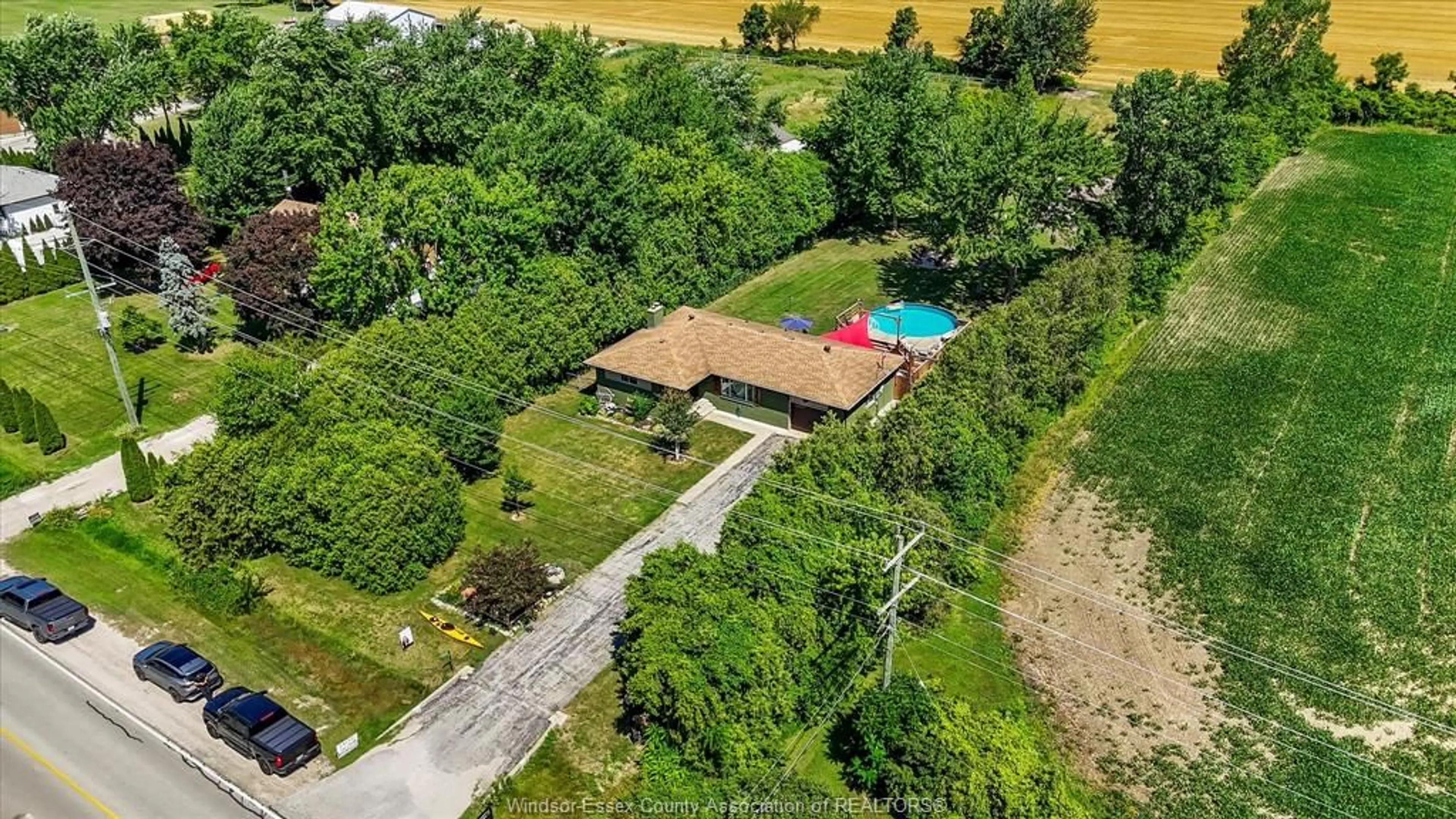 A pic from outside/outdoor area/front of a property/back of a property/a pic from drone, unknown for 3500 MIDDLE SIDE ROAD, Amherstburg Ontario N9V 2Y9