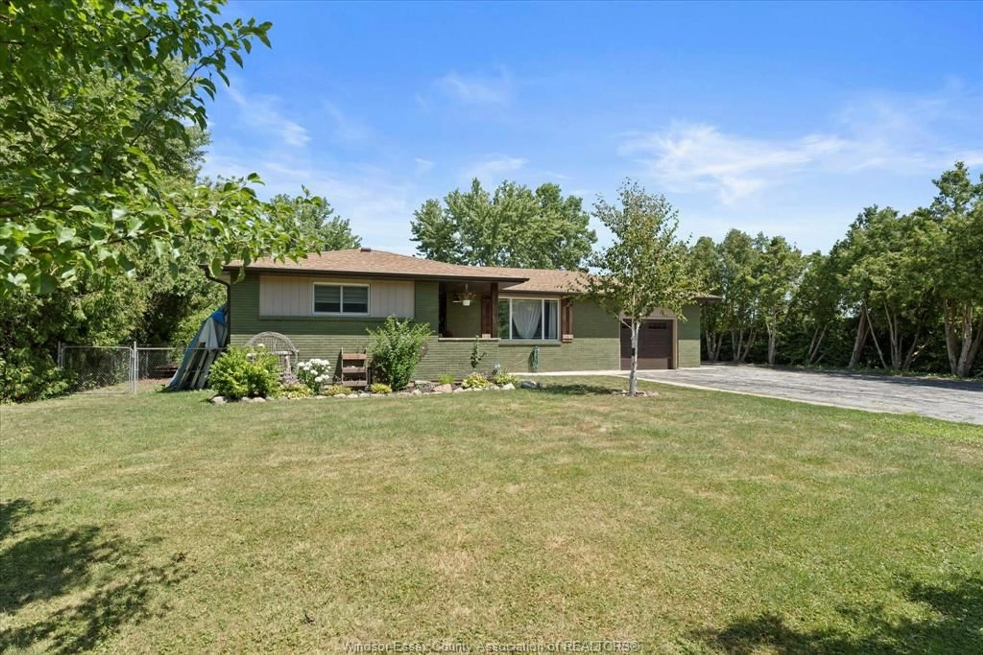 A pic from outside/outdoor area/front of a property/back of a property/a pic from drone, street for 3500 MIDDLE SIDE ROAD, Amherstburg Ontario N9V 2Y9