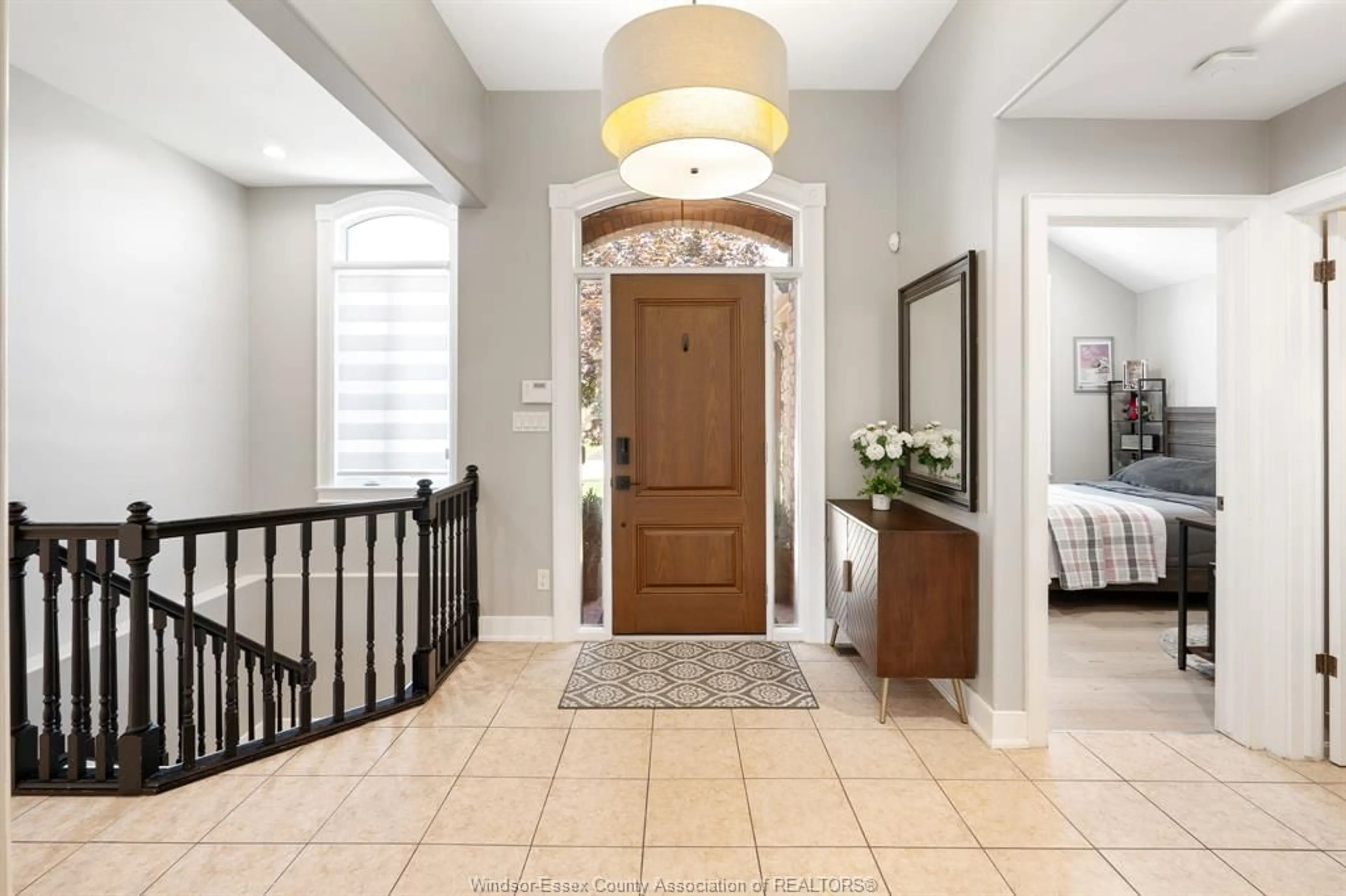 Indoor entryway for 1049 WOODLAND, Lakeshore Ontario N0R 1A0