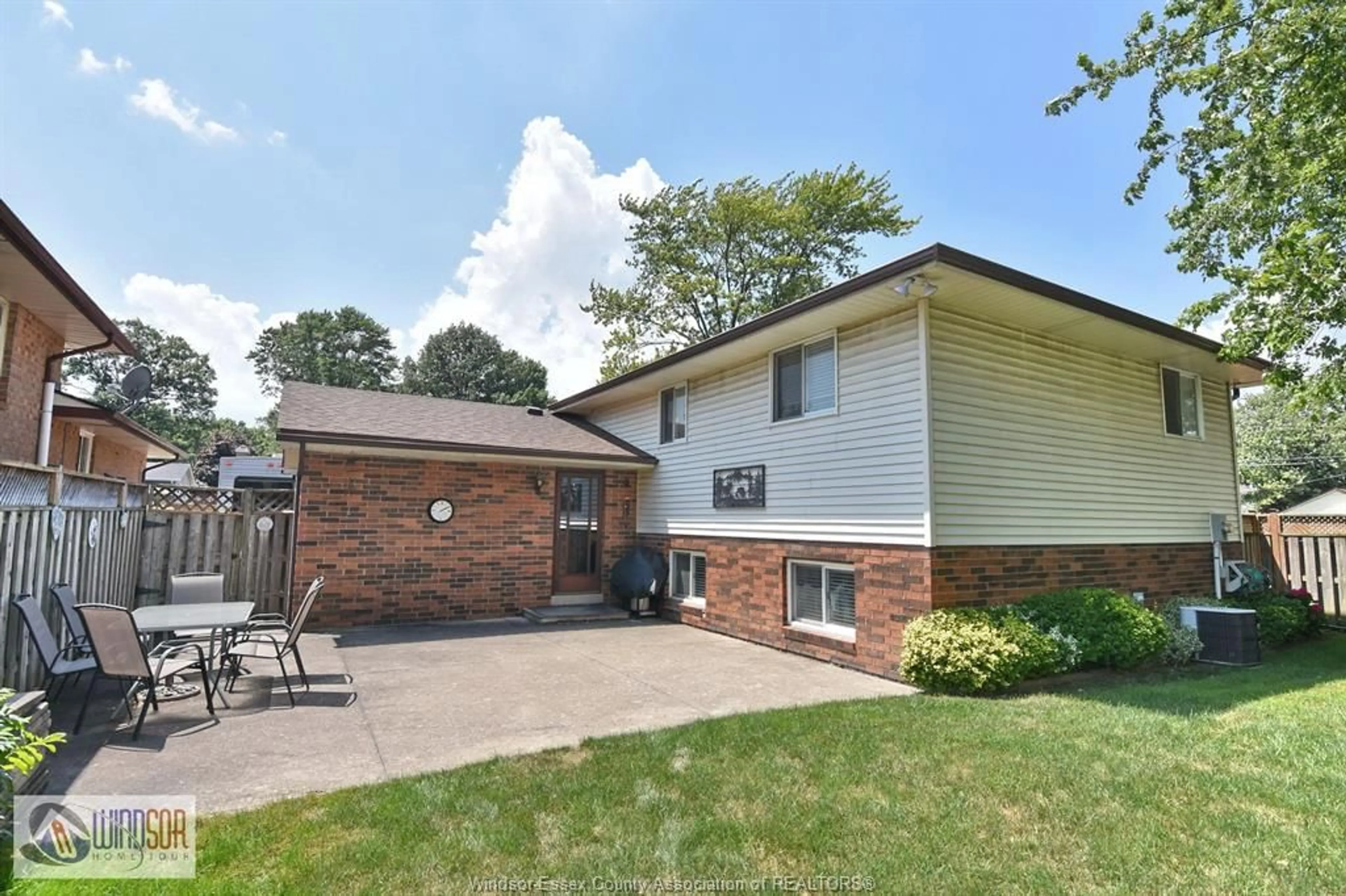 Home with brick exterior material, street for 3712 BLISS Rd, Windsor Ontario N8W 3C2