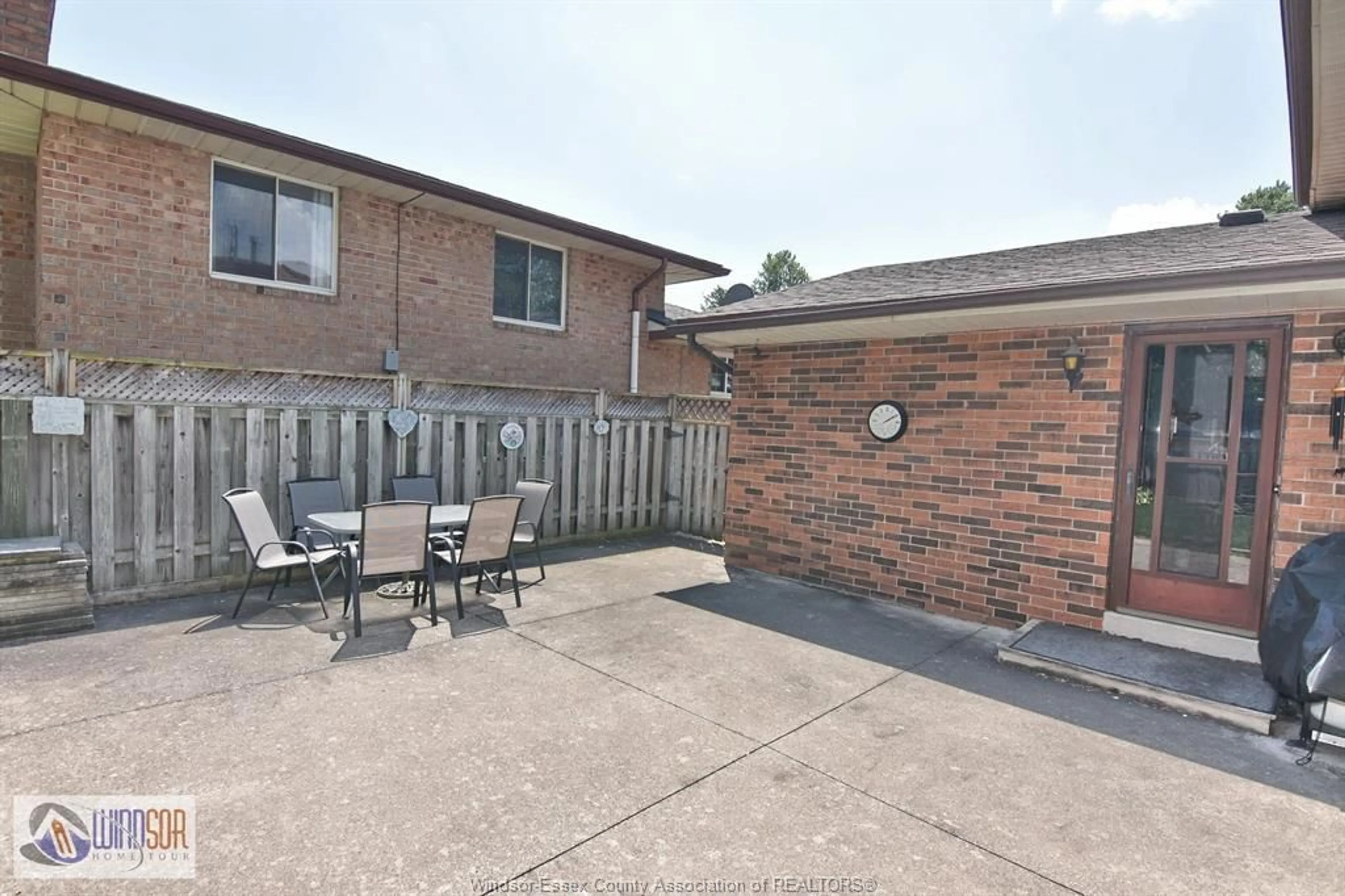 Patio, street for 3712 BLISS Rd, Windsor Ontario N8W 3C2