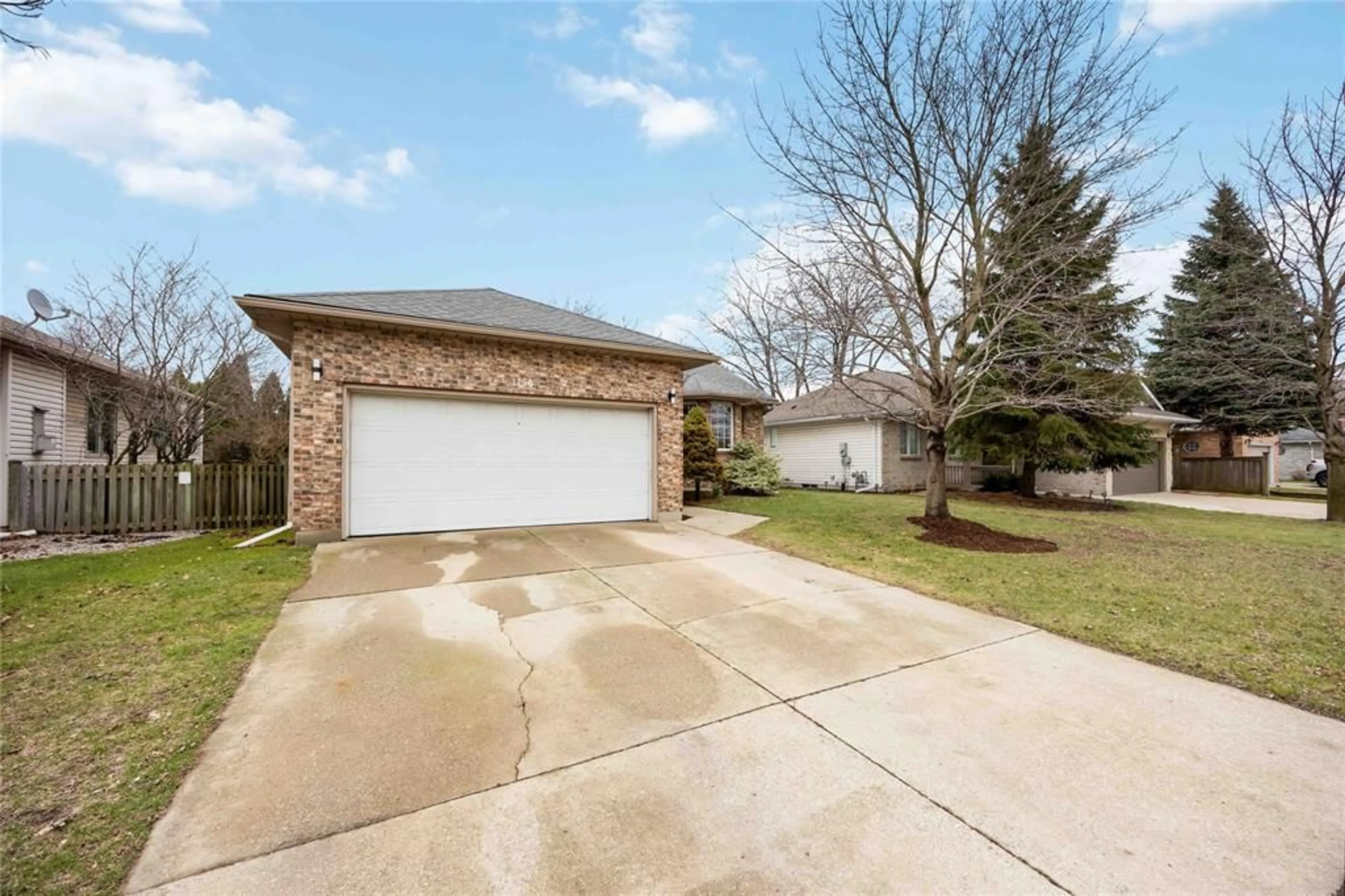 Unknown for 1156 MURPHY Rd, Sarnia Ontario N7S 2Y2