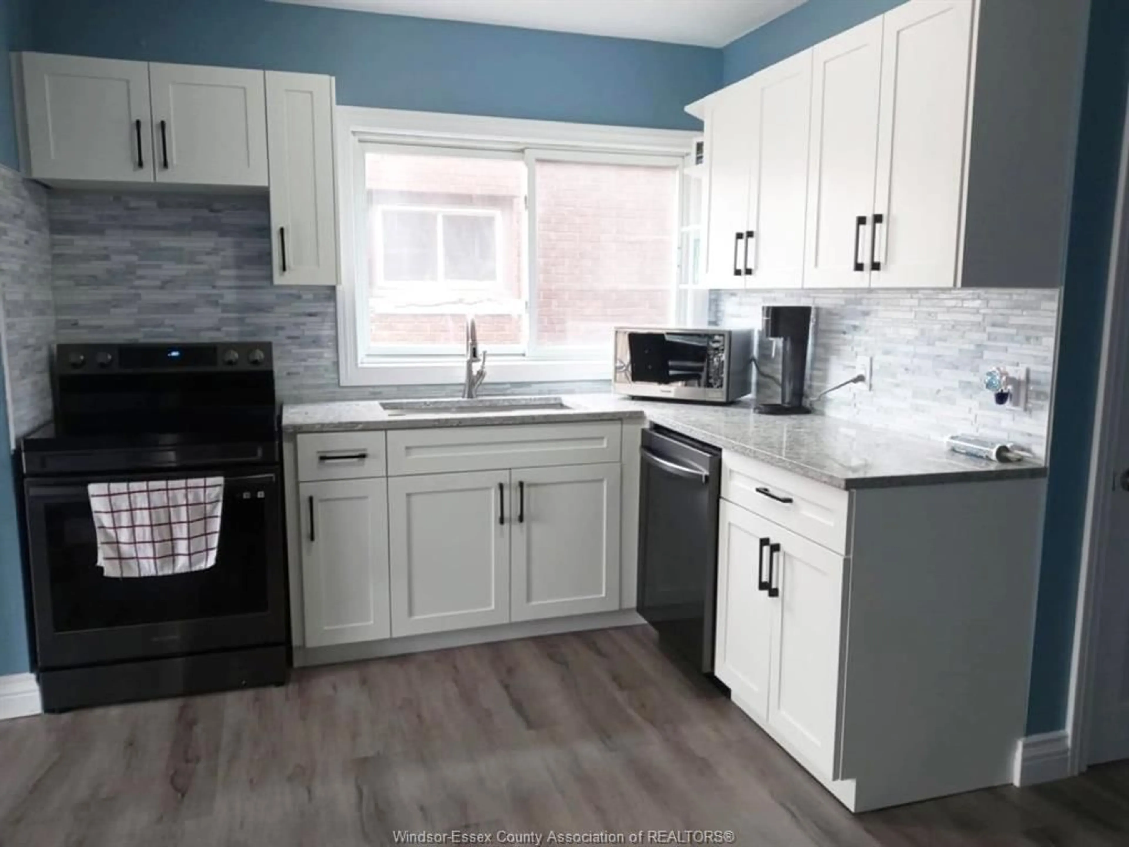 Unknown for 1223 ELSMERE, Windsor Ontario N8X 4G6
