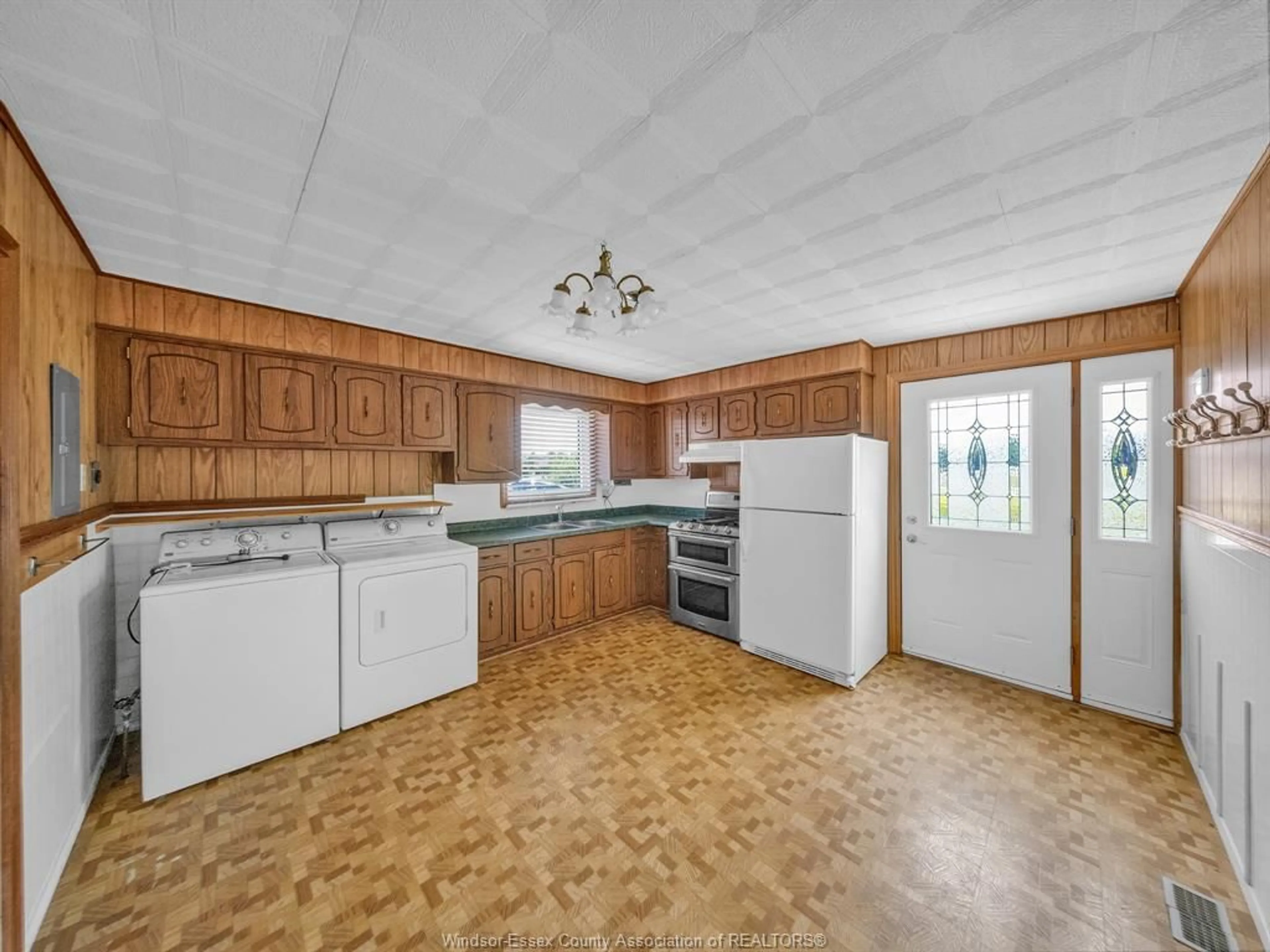 Unknown for 1331 DEER RUN Rd, Leamington Ontario N8H 3V7