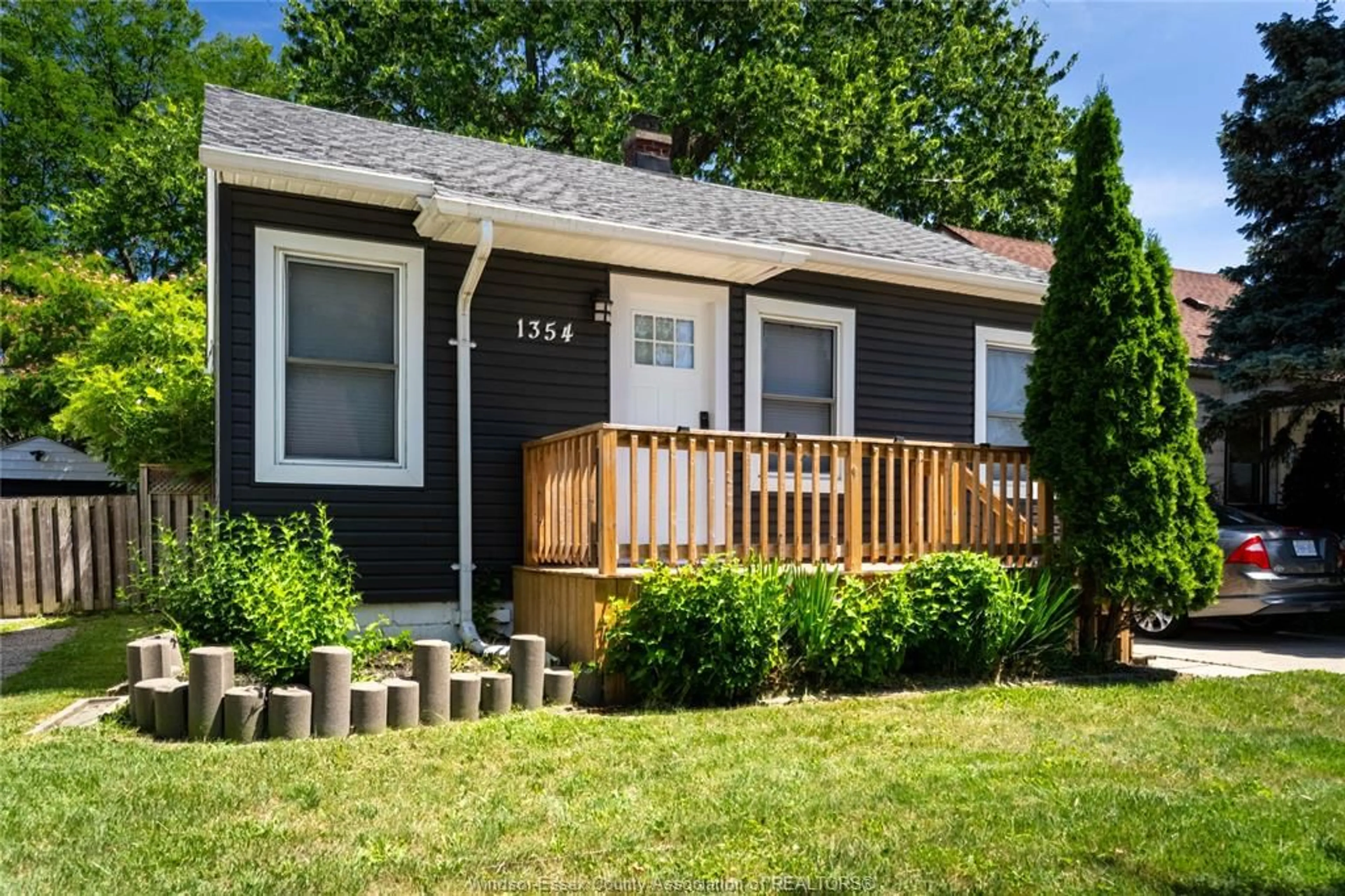 Home with vinyl exterior material, street for 1354 GEORGE, Windsor Ontario N8Y 2X9
