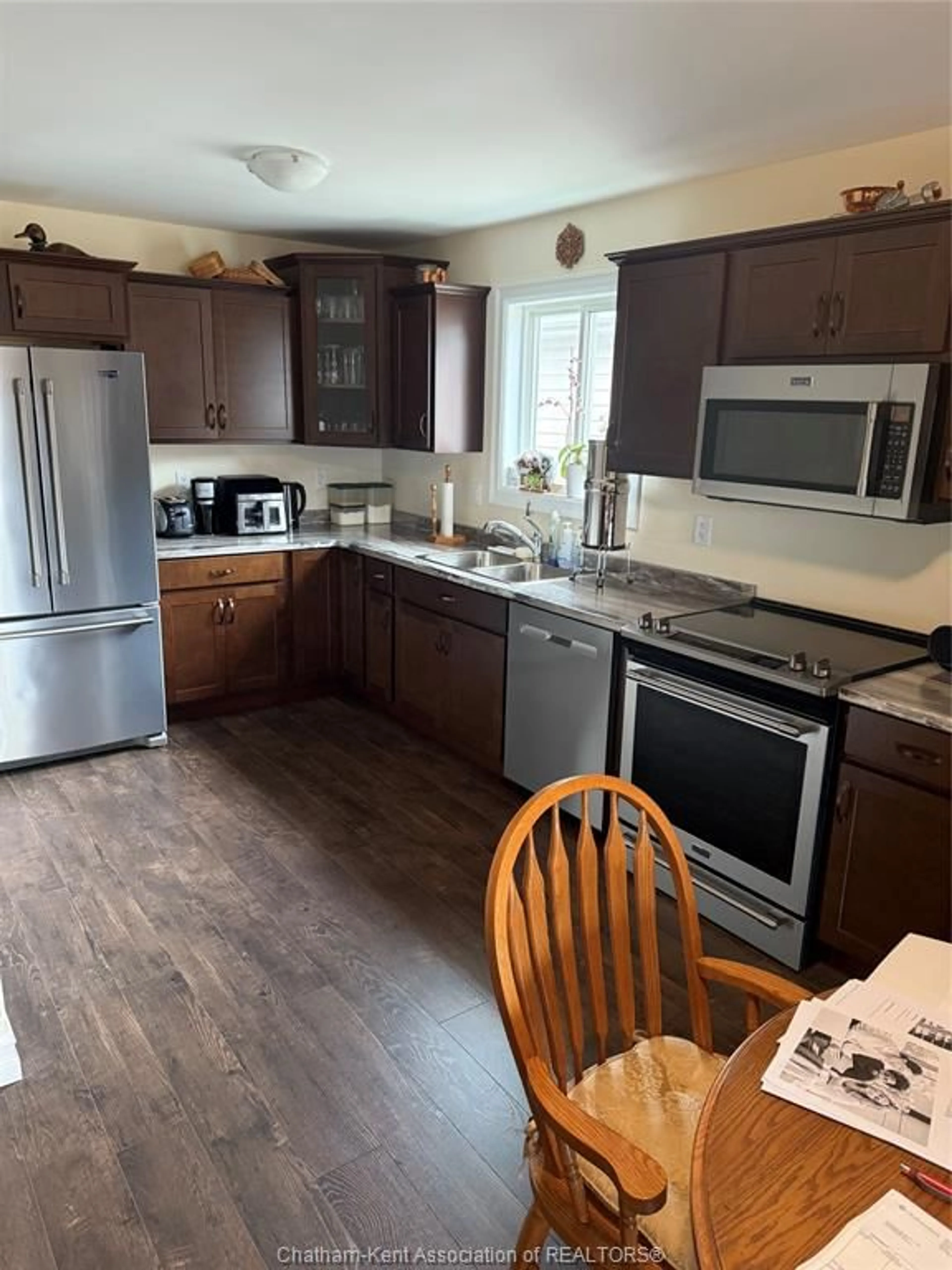 Open concept kitchen, unknown for 155 Manning Dr, Chatham Ontario N7L 4K4