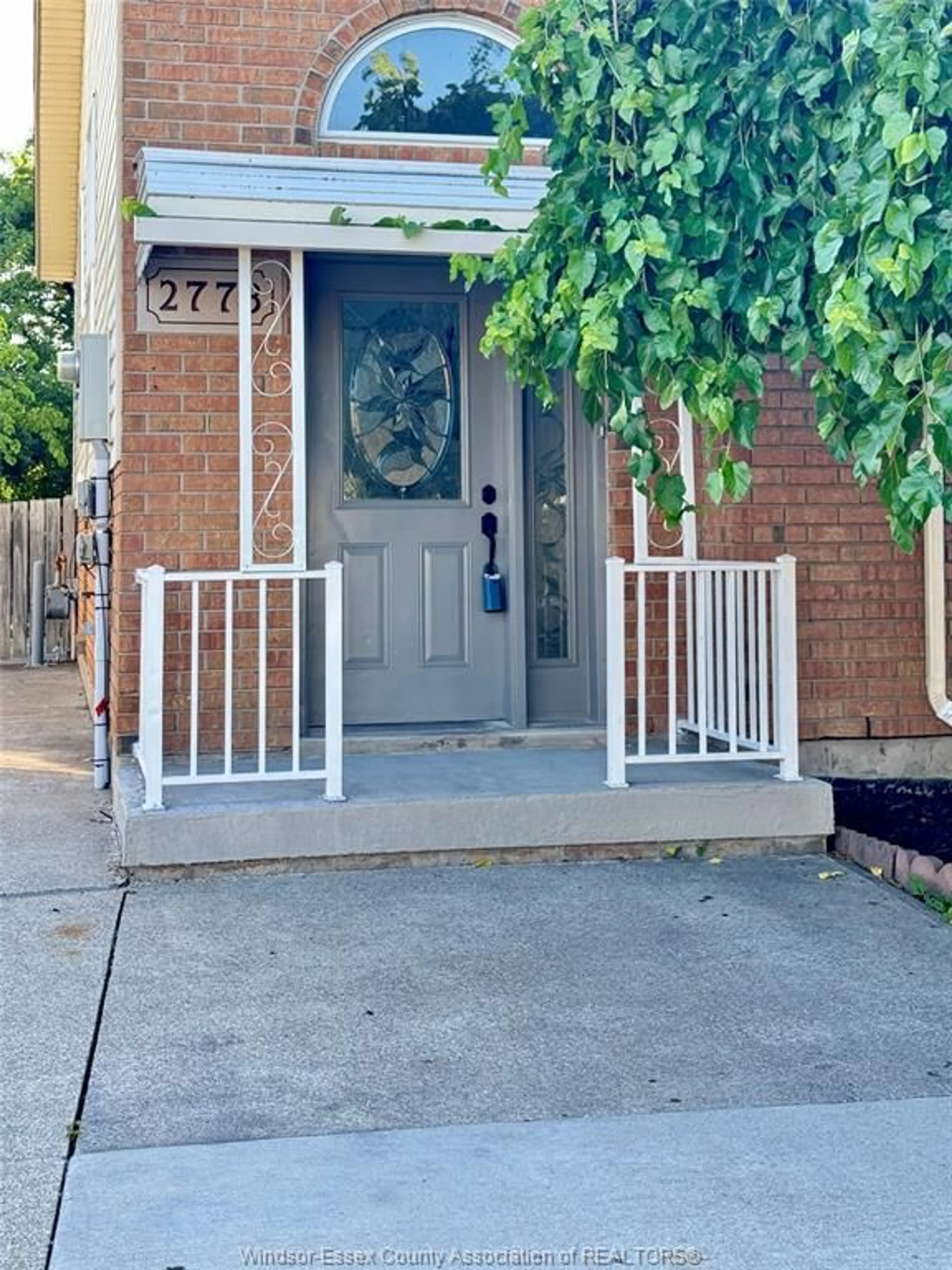 Indoor entryway for 2773 ALLYSON, Windsor Ontario N8W 5S8