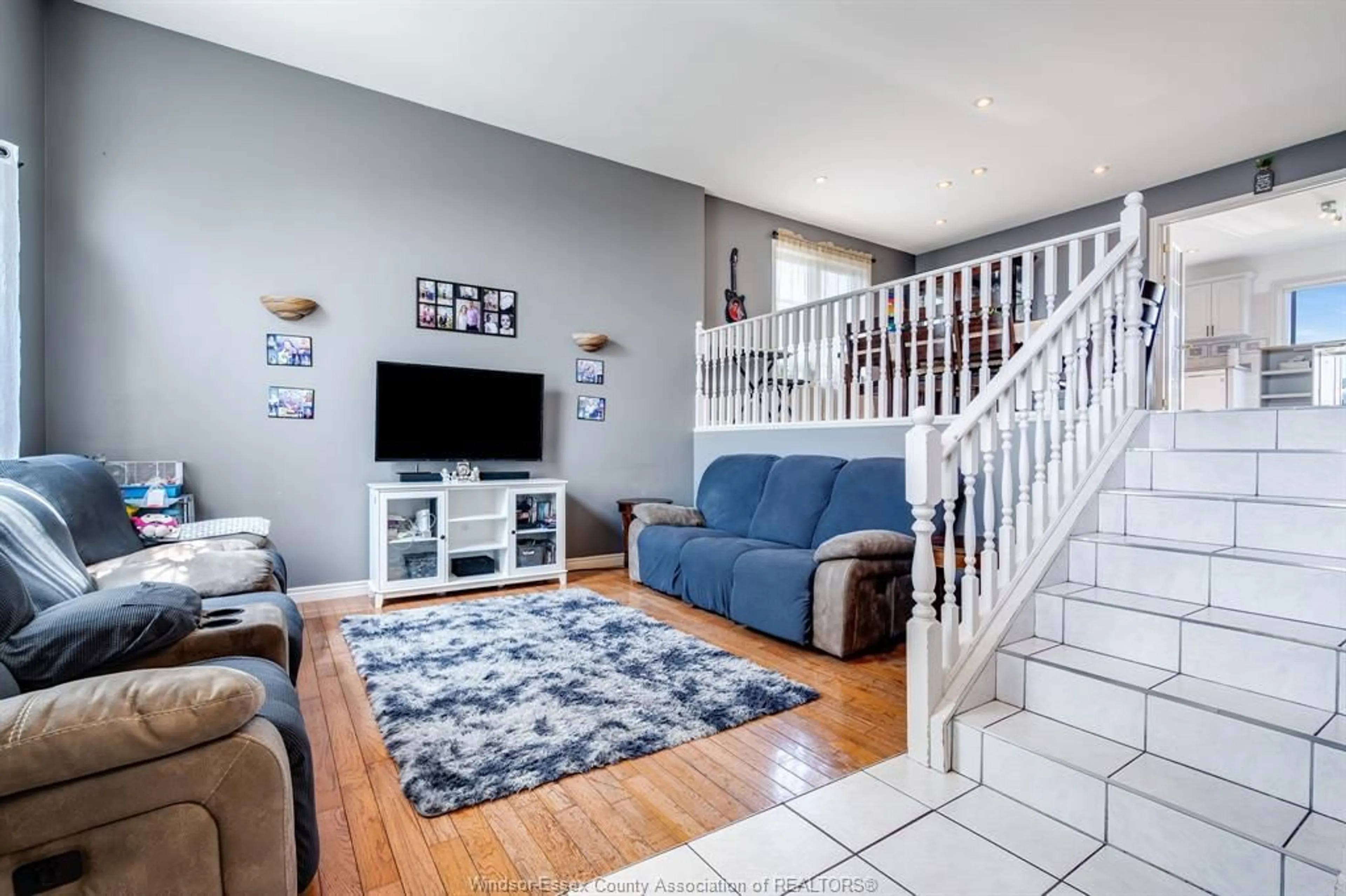 Living room with furniture, unknown for 32 Wakefield, Leamington Ontario N8H 5J7