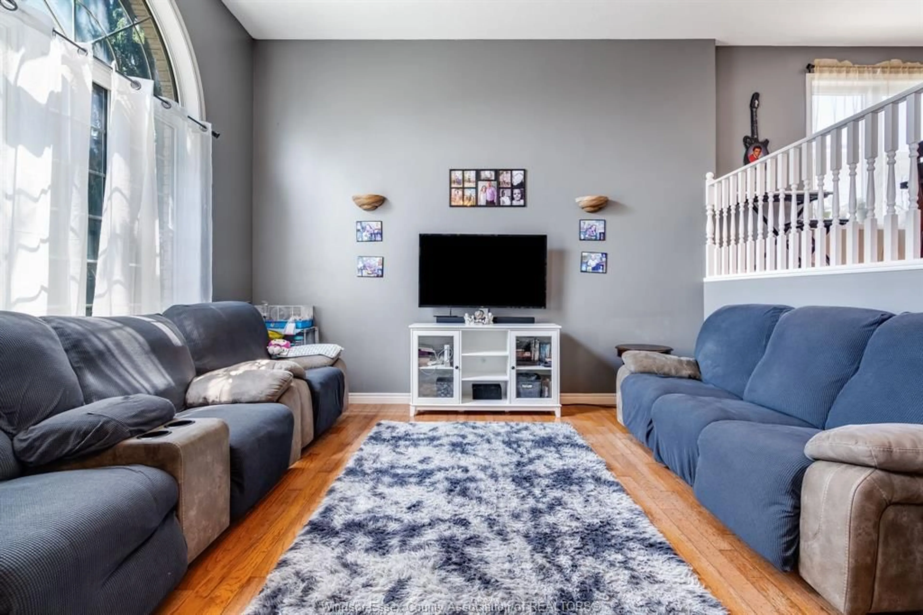 Living room with furniture, unknown for 32 Wakefield, Leamington Ontario N8H 5J7
