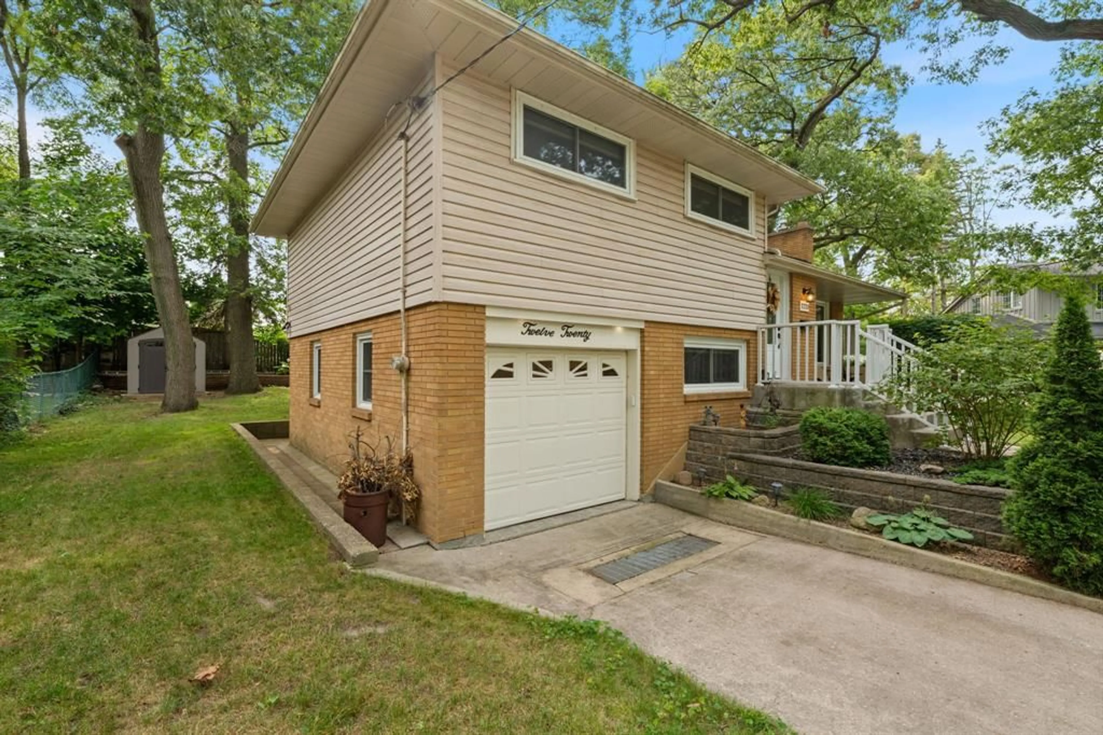 Home with brick exterior material, street for 1220 RIDGEWOOD Dr, Sarnia Ontario N7V 3R1