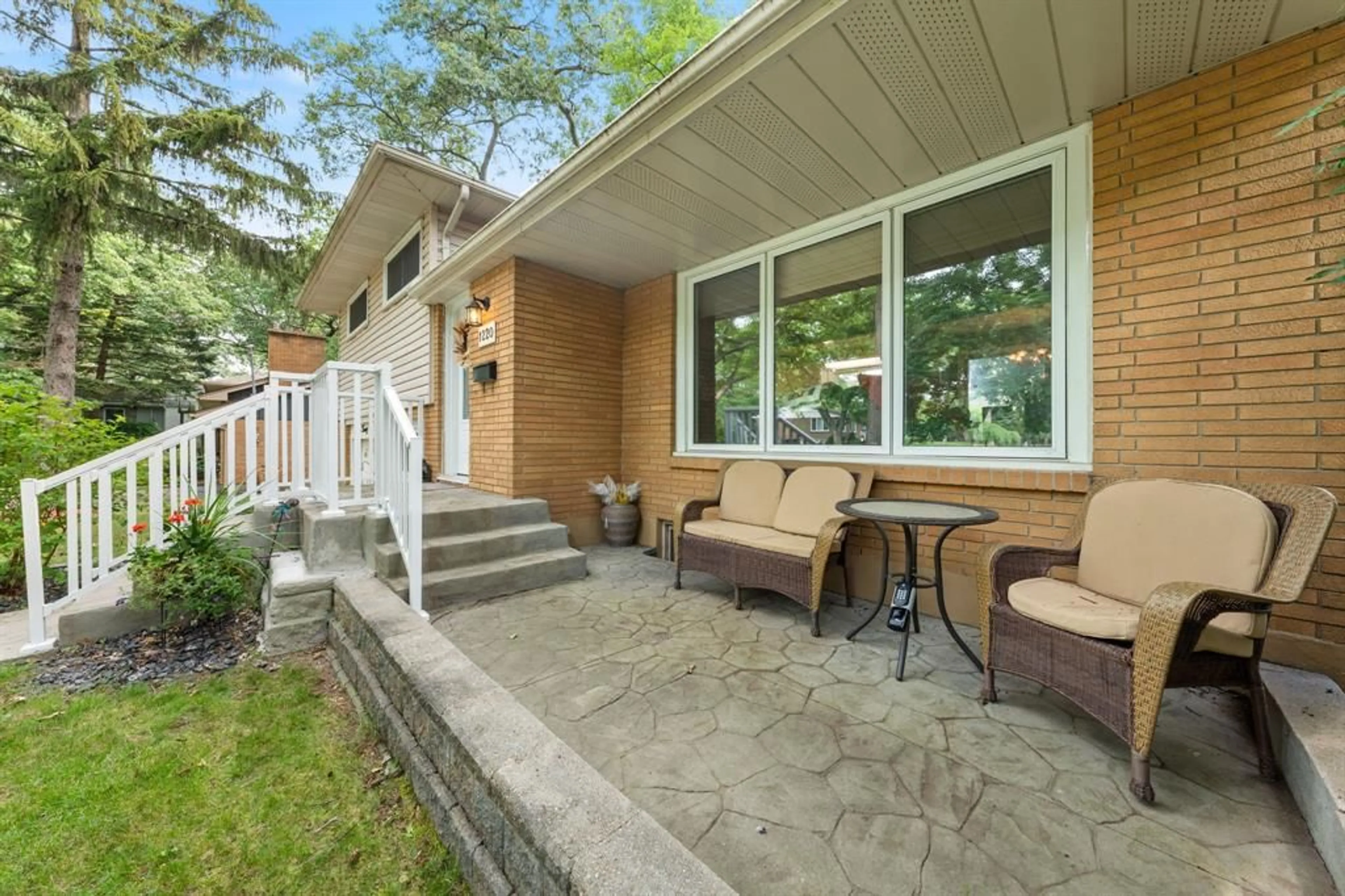 Patio, street for 1220 RIDGEWOOD Dr, Sarnia Ontario N7V 3R1