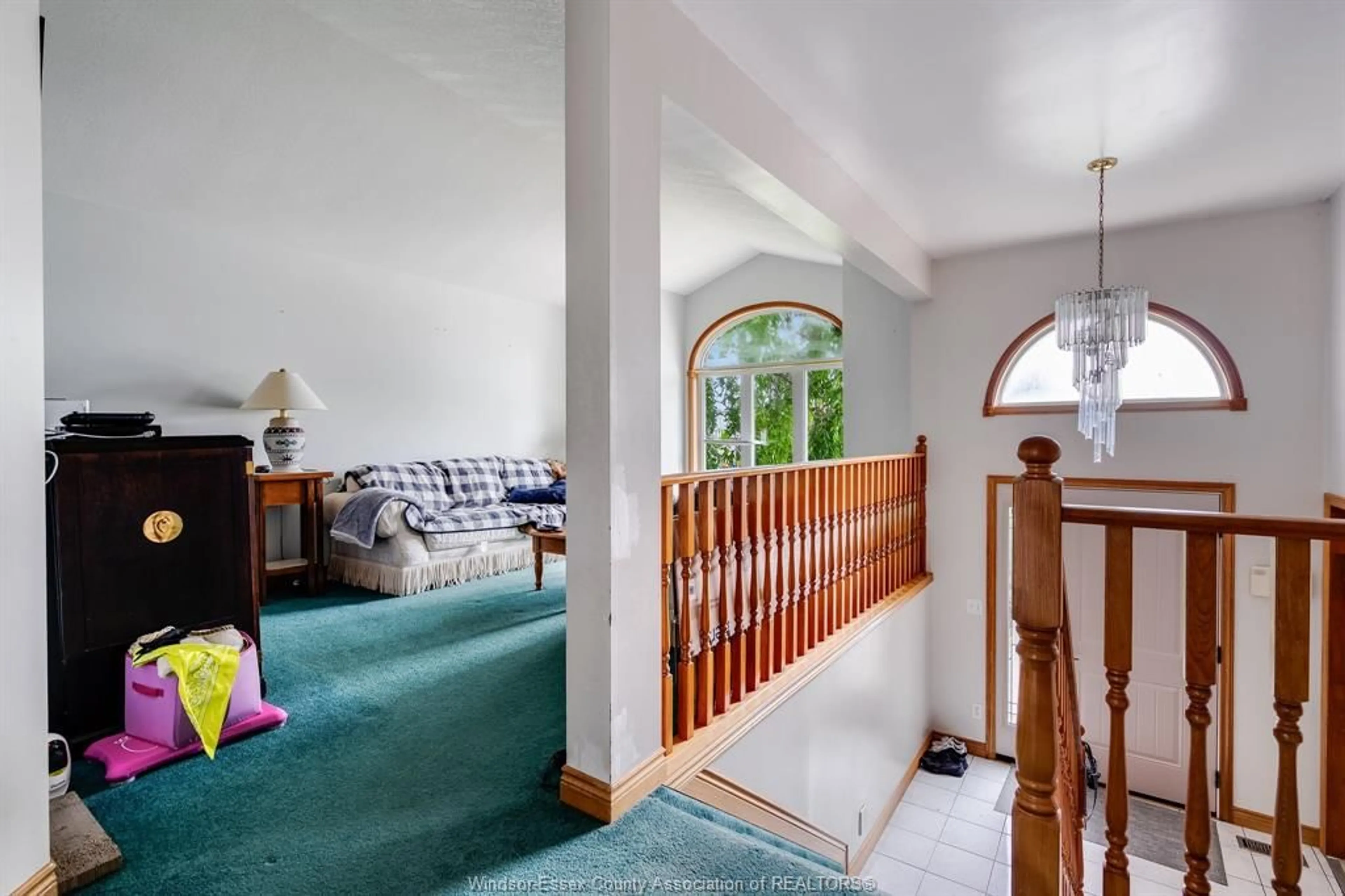 Indoor foyer for 340 Sunnyside, LaSalle Ontario N9J 3J3