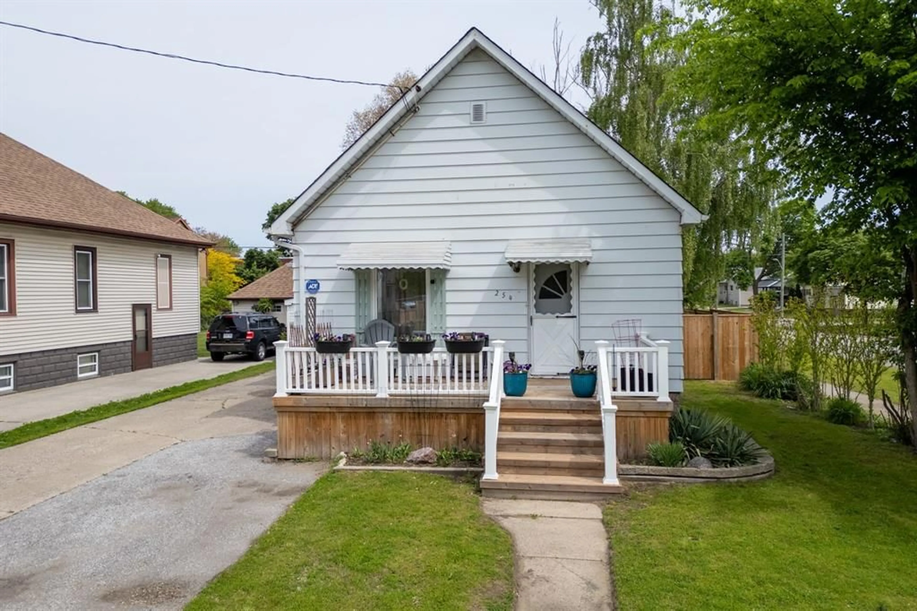 Unknown for 254 DURAND St, Sarnia Ontario N7T 5A3