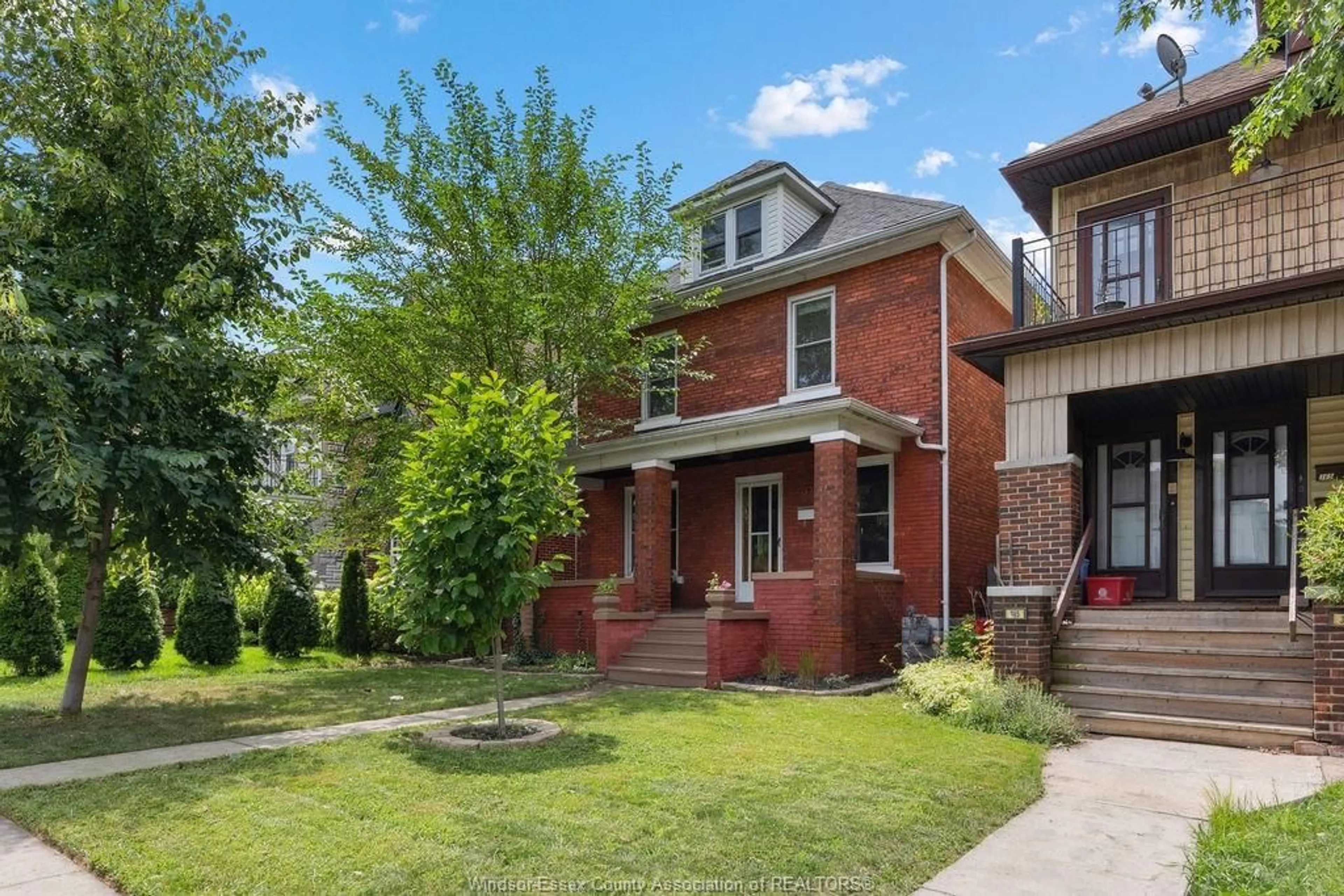 Home with brick exterior material, street for 371 MOY, Windsor Ontario N9A 2N1
