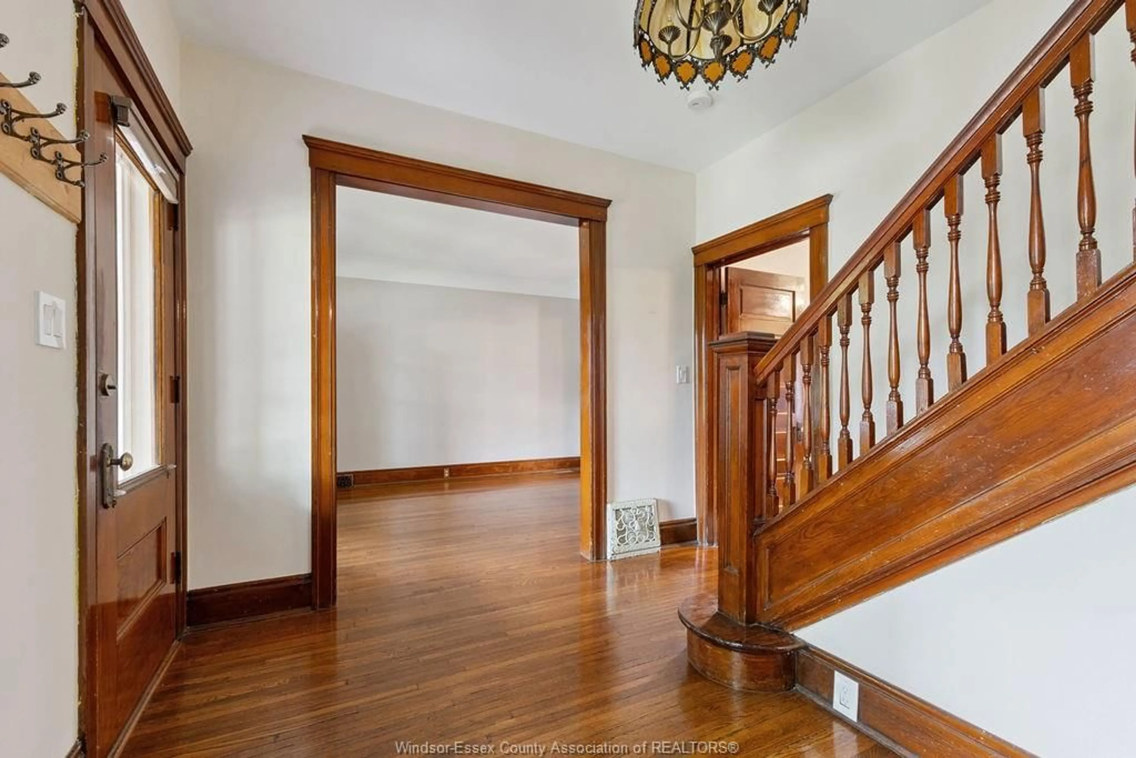 Indoor foyer for 371 MOY, Windsor Ontario N9A 2N1