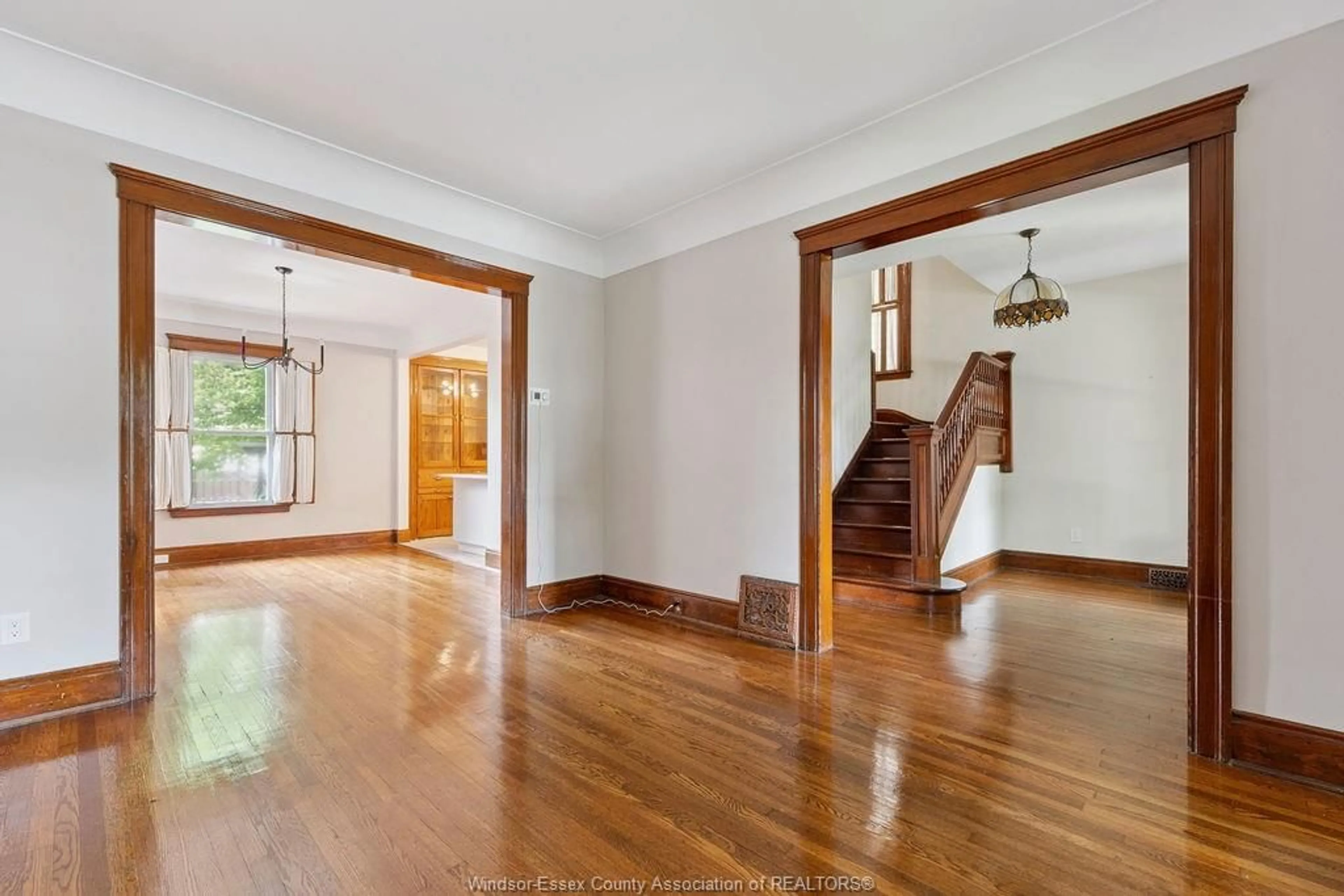 Indoor foyer for 371 MOY, Windsor Ontario N9A 2N1