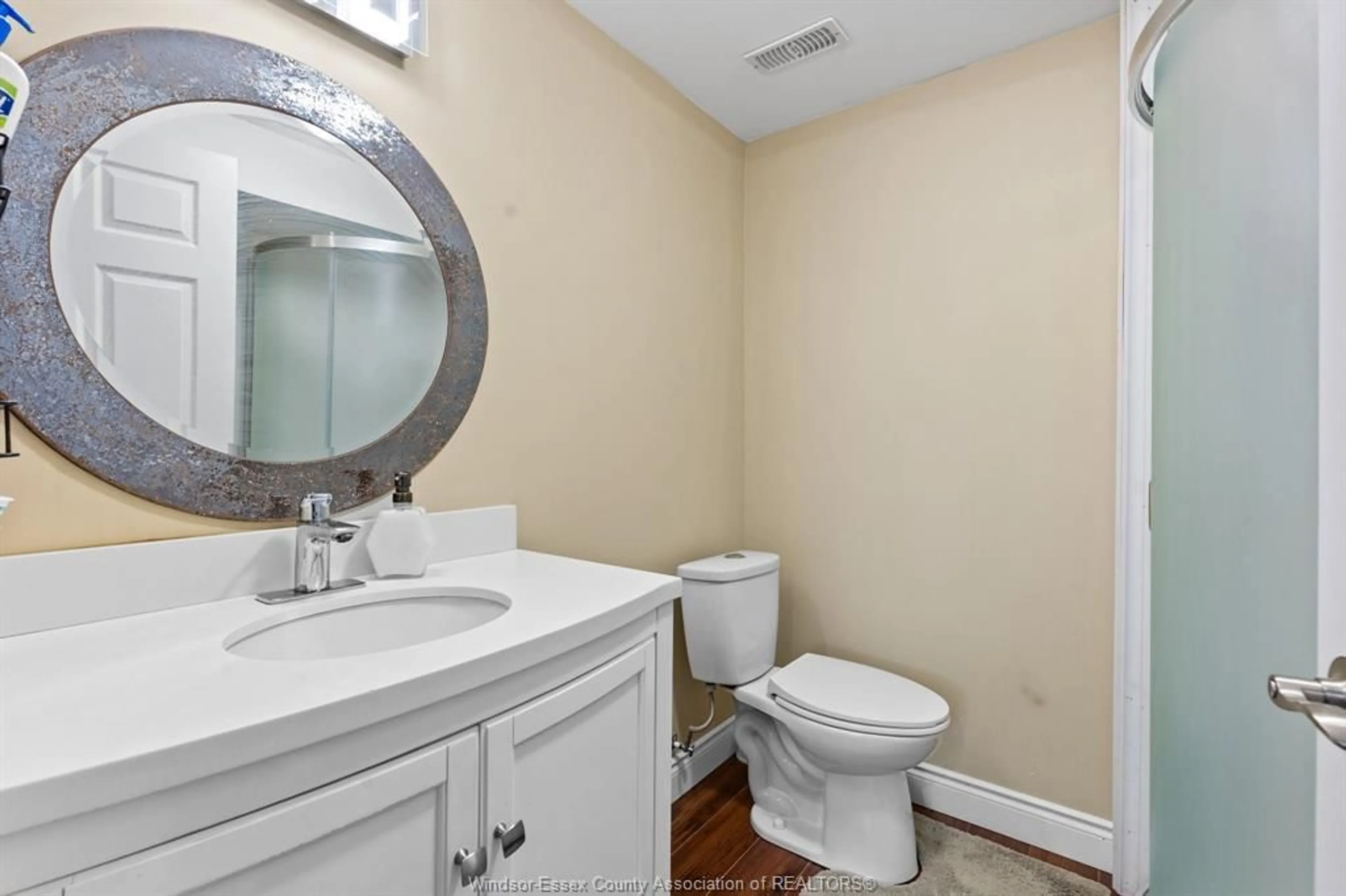 Standard bathroom, ceramic/tile floor for 3942 ZANZIBAR Cres, Windsor Ontario N9G 0A5