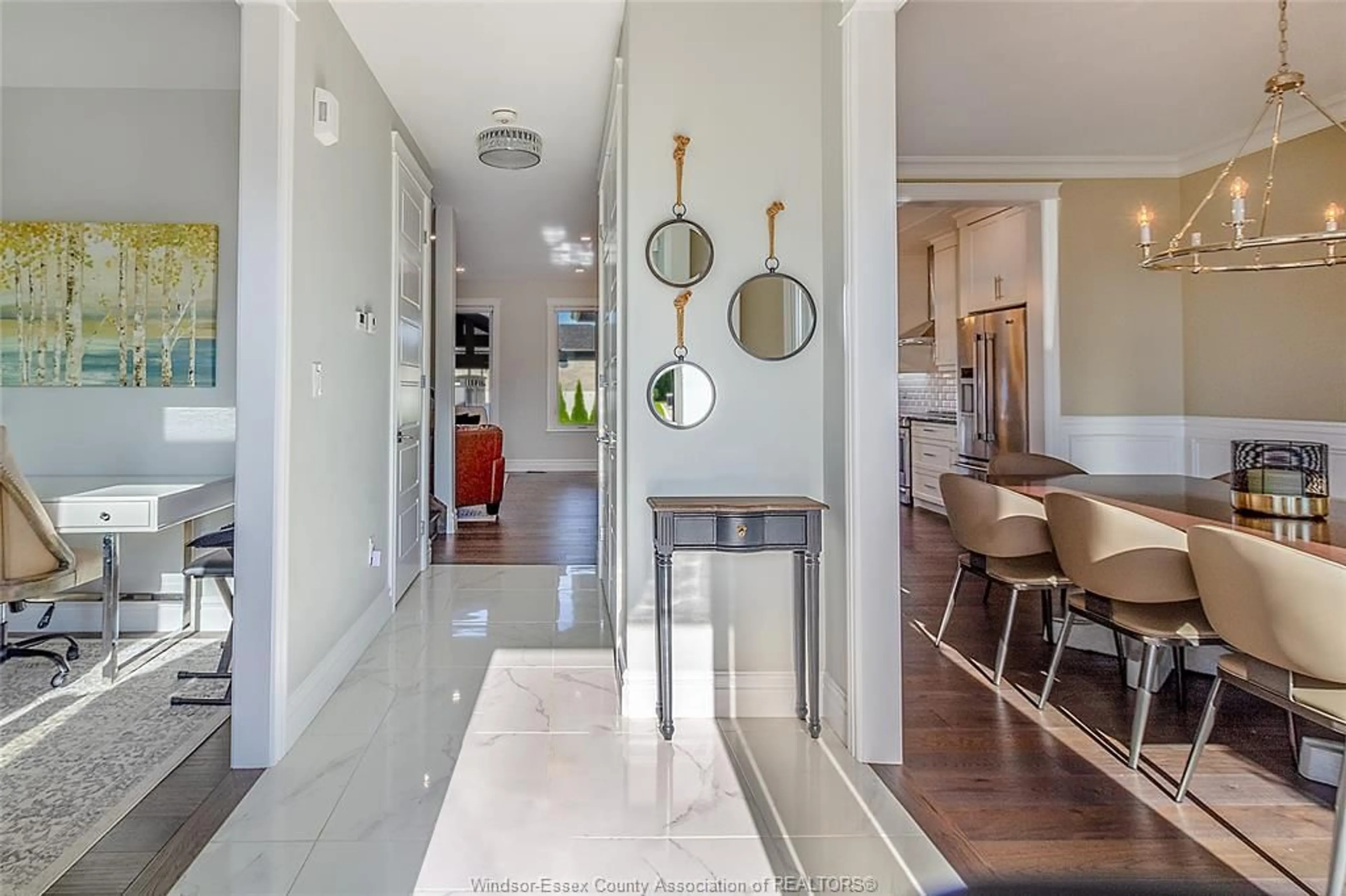 Indoor entryway for 1866 QUEENS VALLEY Dr, Kingsville Ontario N9Y 0G5