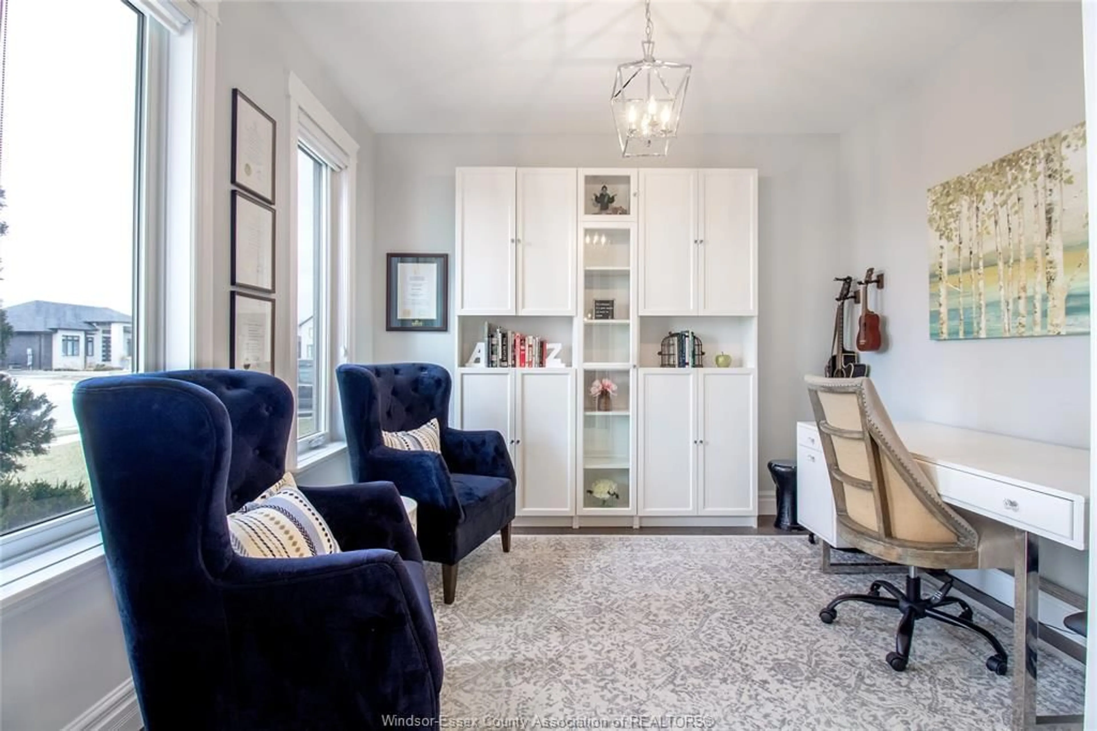 Living room with furniture, unknown for 1866 QUEENS VALLEY Dr, Kingsville Ontario N9Y 0G5