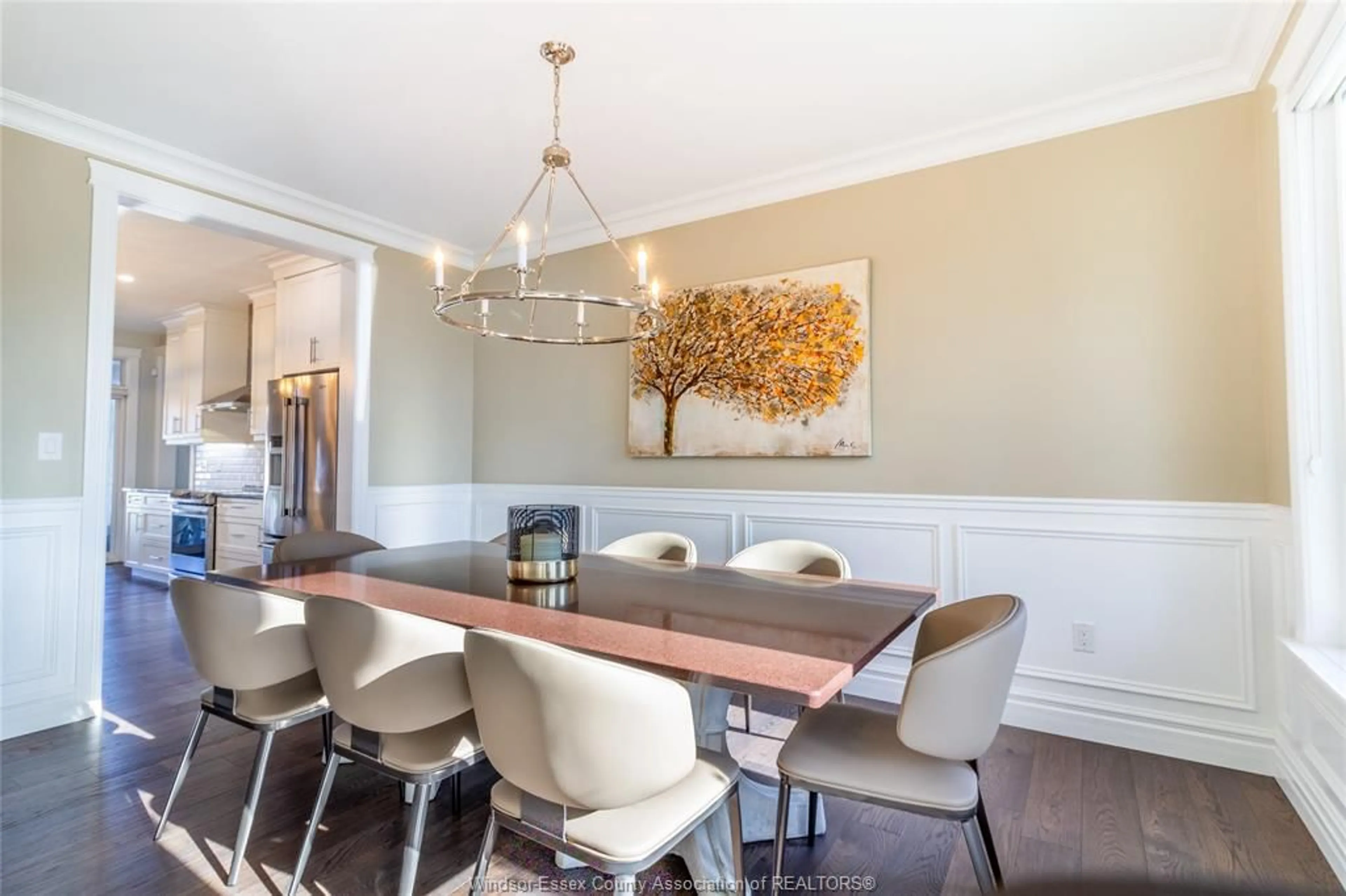 Dining room, wood/laminate floor for 1866 QUEENS VALLEY Dr, Kingsville Ontario N9Y 0G5
