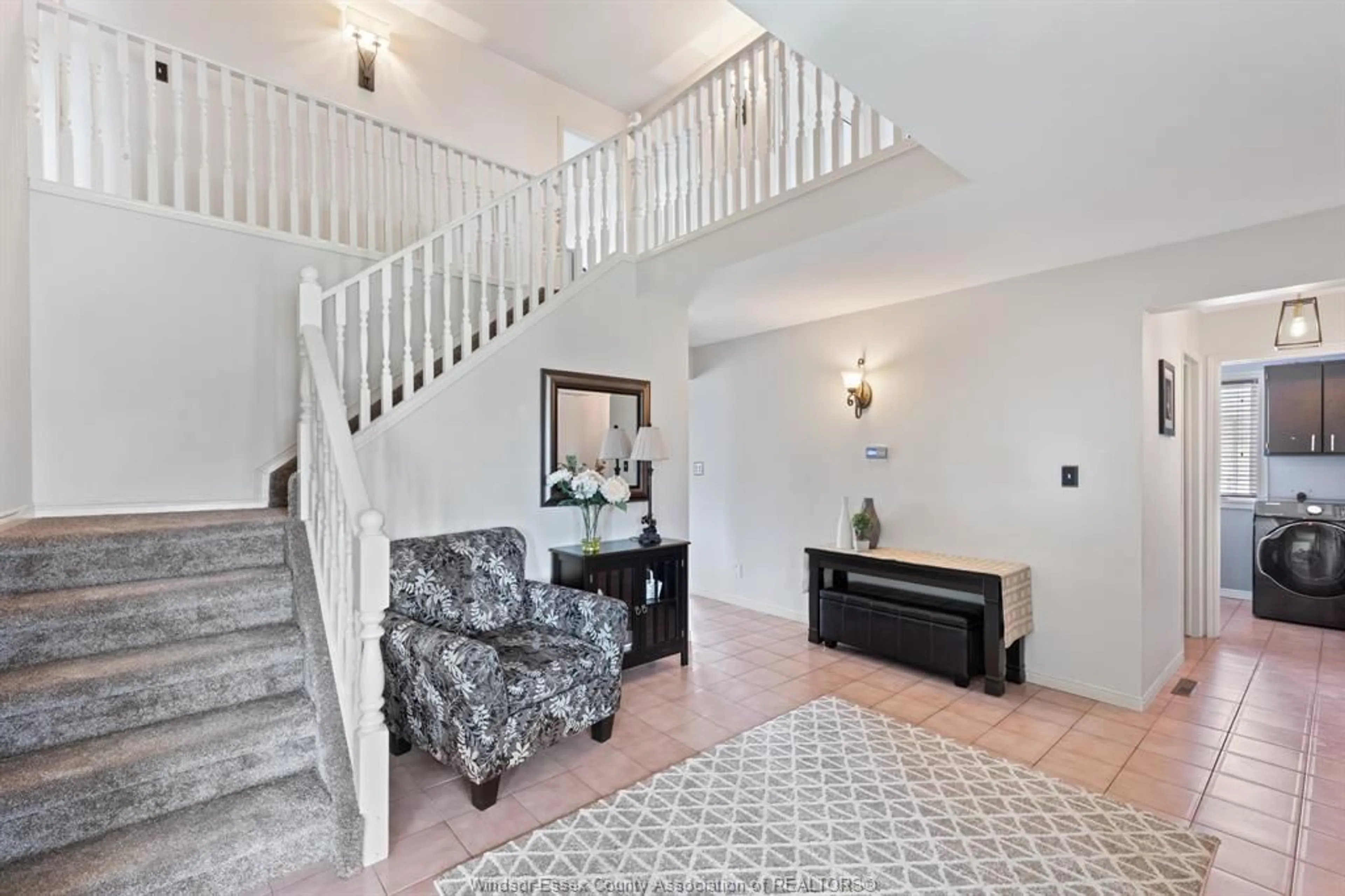 Indoor foyer for 205 GAUTHIER Dr, Tecumseh Ontario N8N 4E3
