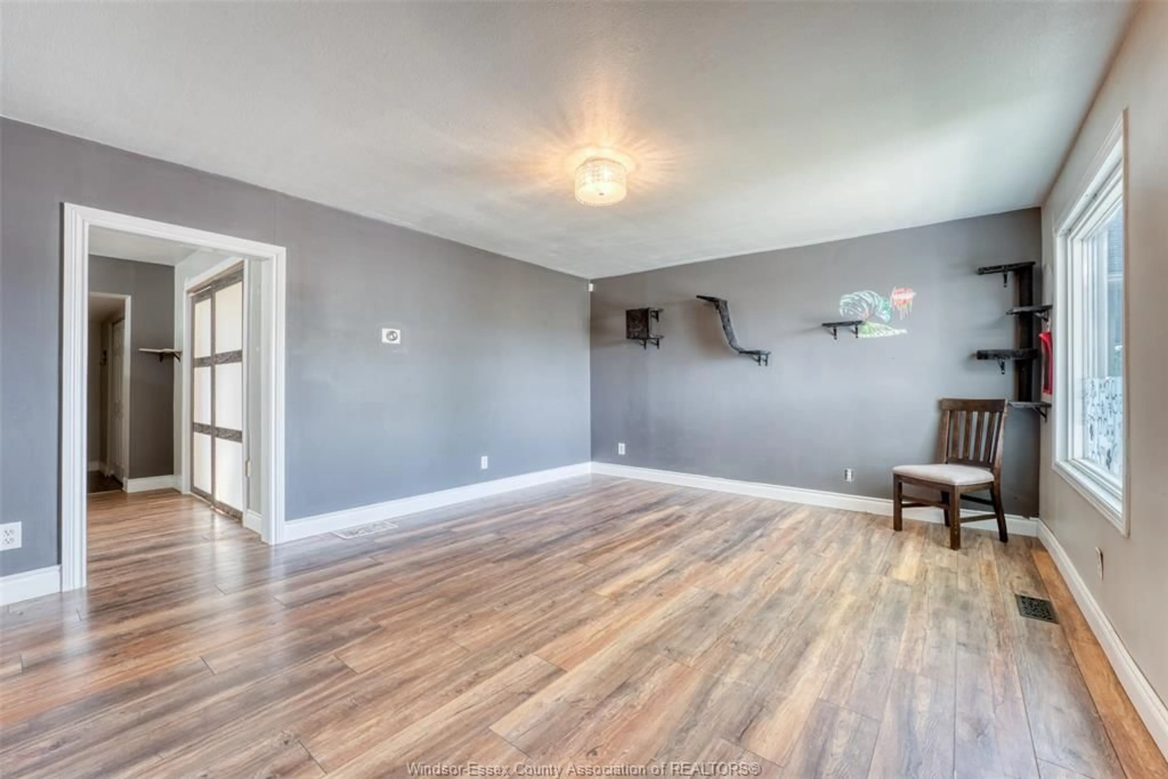 A pic of a room for 1050 St. Luke Road, Windsor Ontario N8Y 3M8