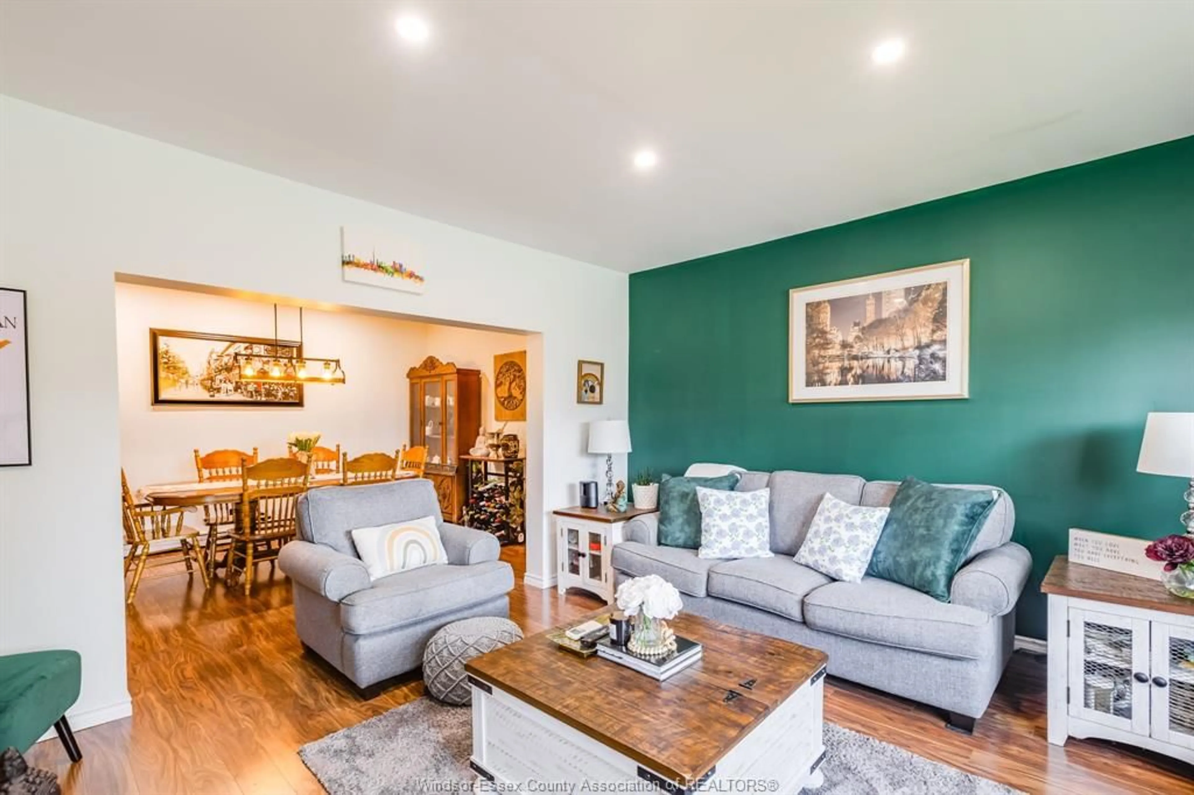 Living room with furniture, wood/laminate floor for 128 FRASER, Amherstburg Ontario N9V 2W6
