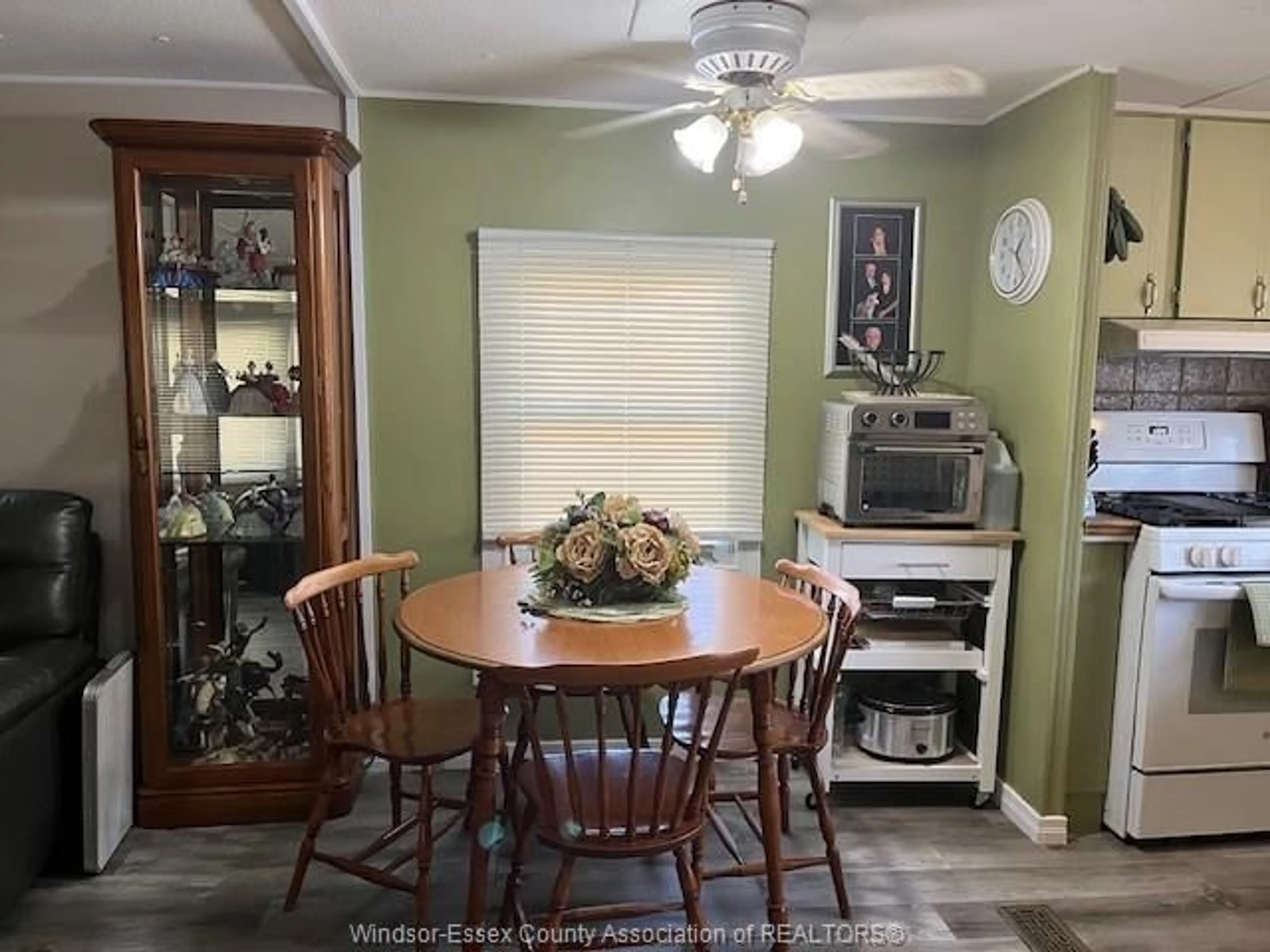 Dining room, ceramic/tile floor for 50 PARKSIDE, McGregor Ontario N0R 1J0