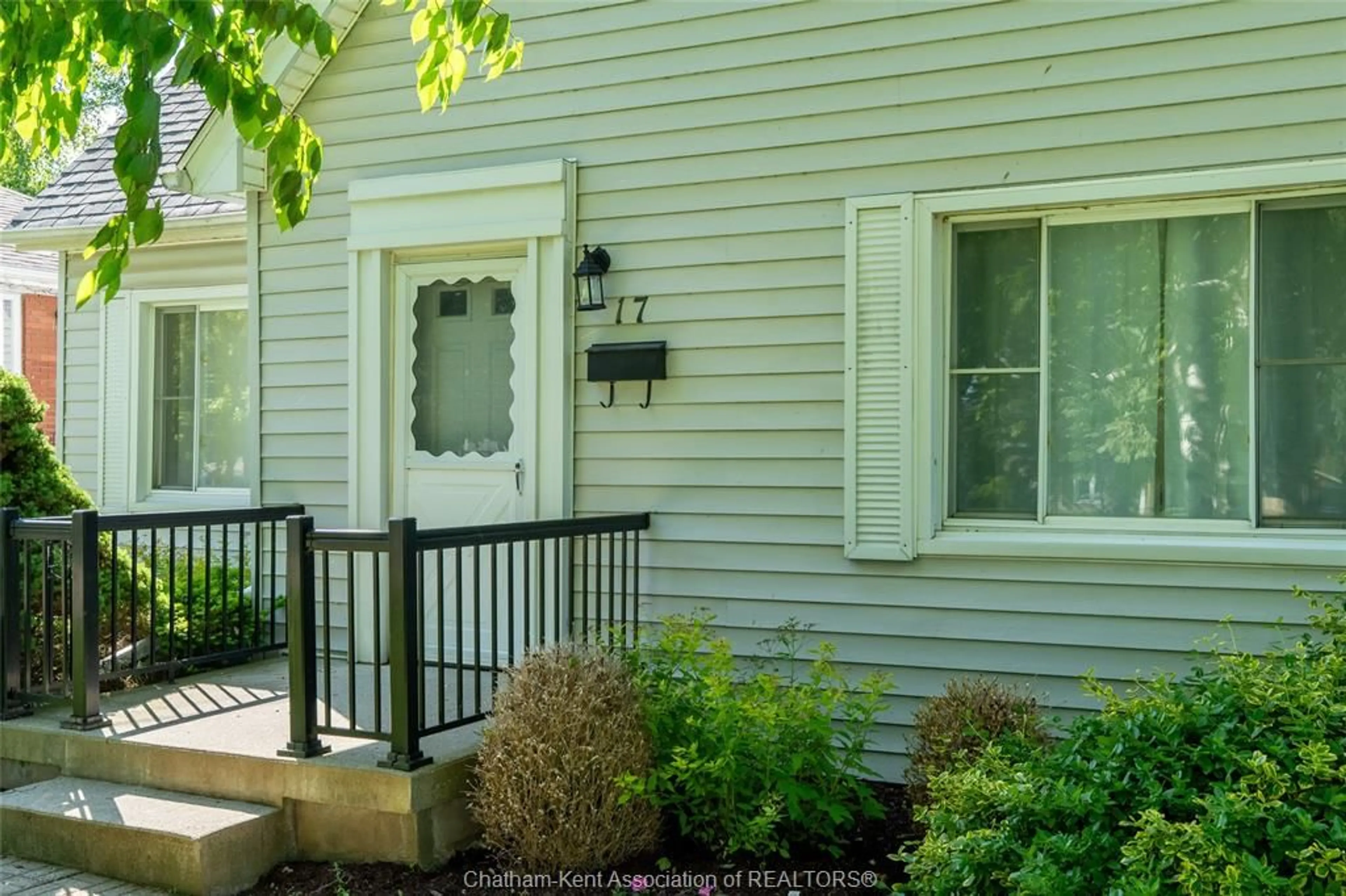Home with vinyl exterior material, street for 17 O'Brien Dr, Chatham Ontario N7M 2E5