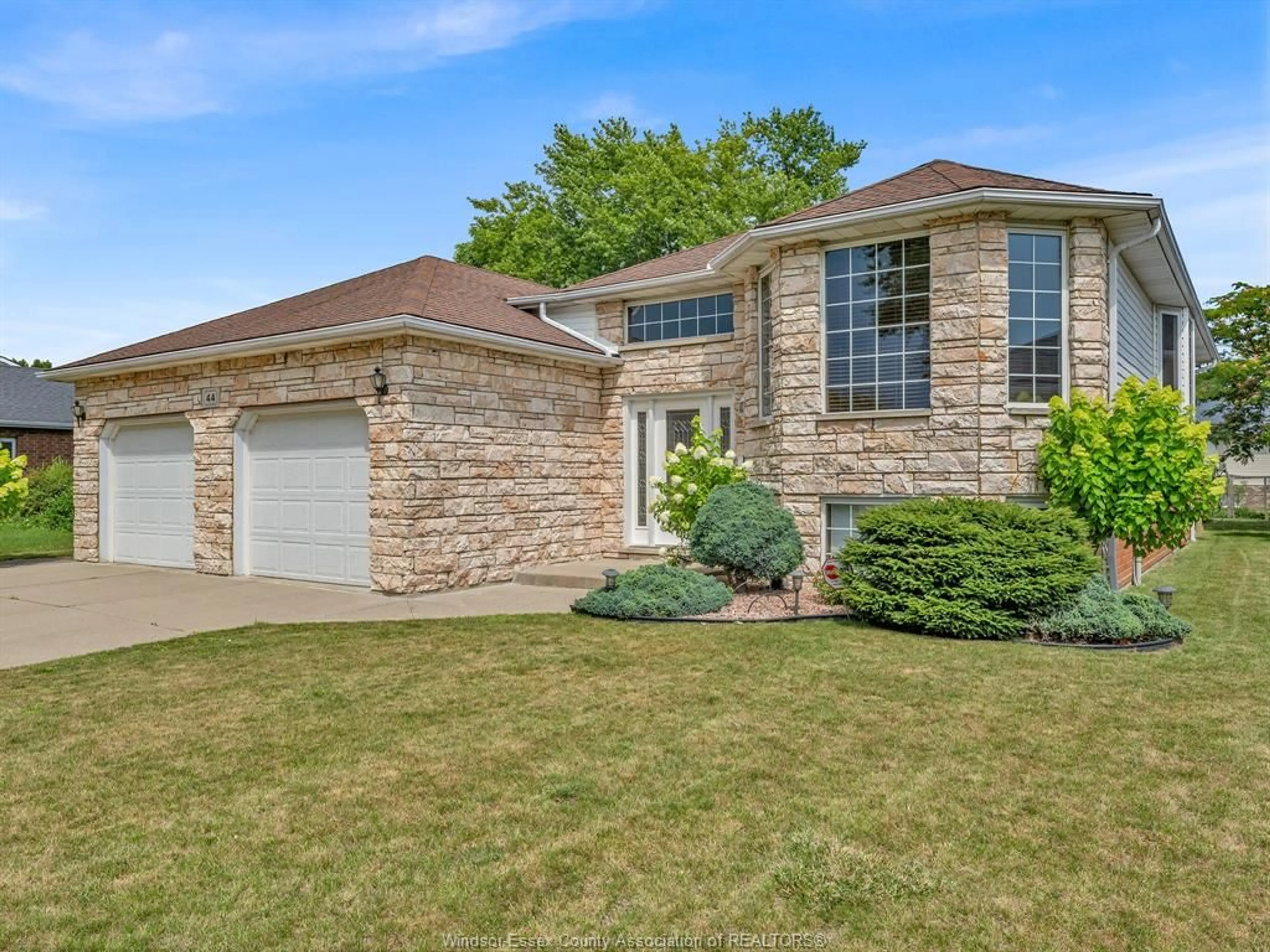 Home with brick exterior material, street for 44 SHERWOOD Ave, Leamington Ontario N8H 4T8