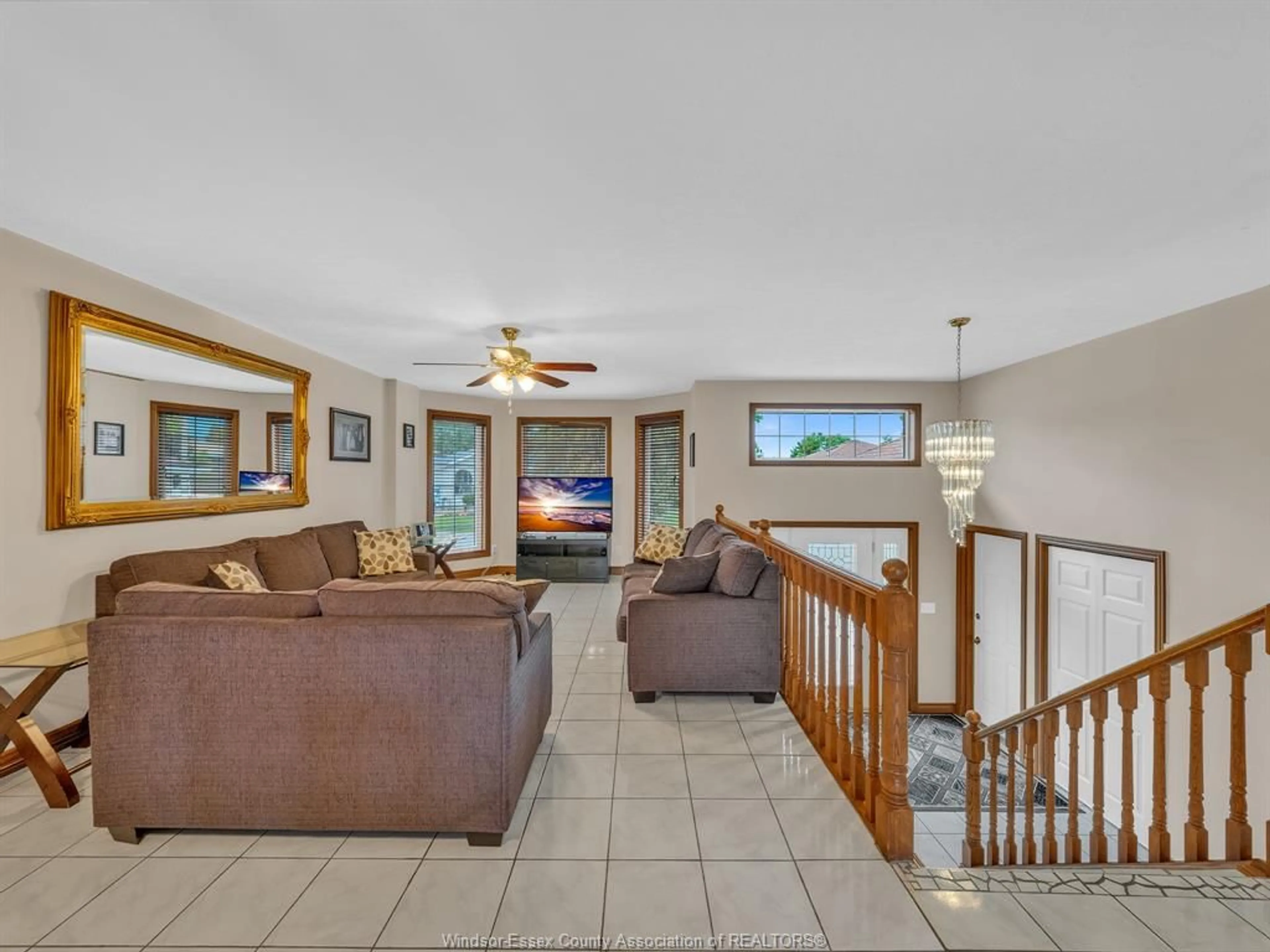 Living room with furniture, unknown for 44 SHERWOOD Ave, Leamington Ontario N8H 4T8