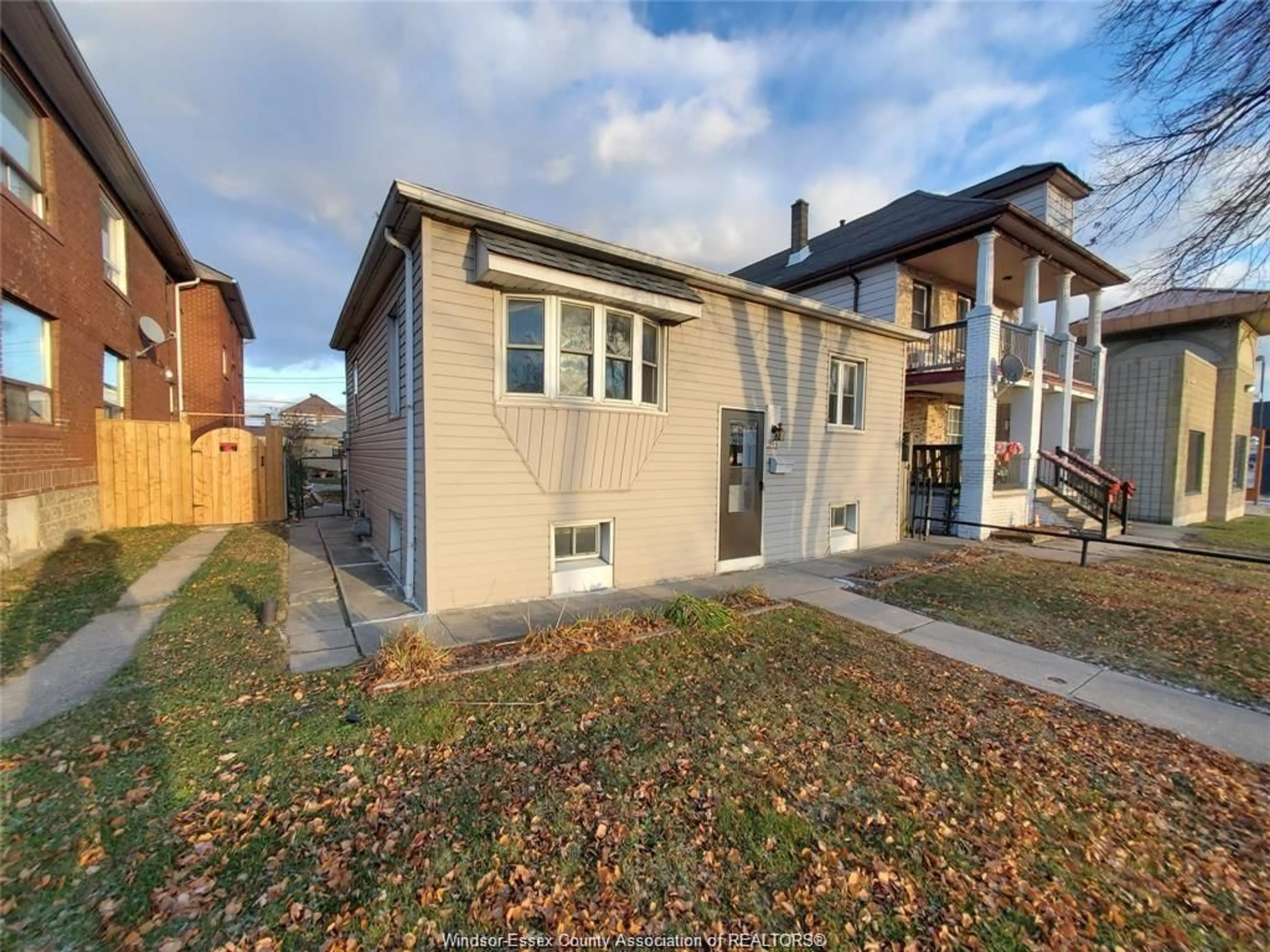 Home with brick exterior material, street for 946 HOWARD Ave #1 & 2, Windsor Ontario N9A 1S5