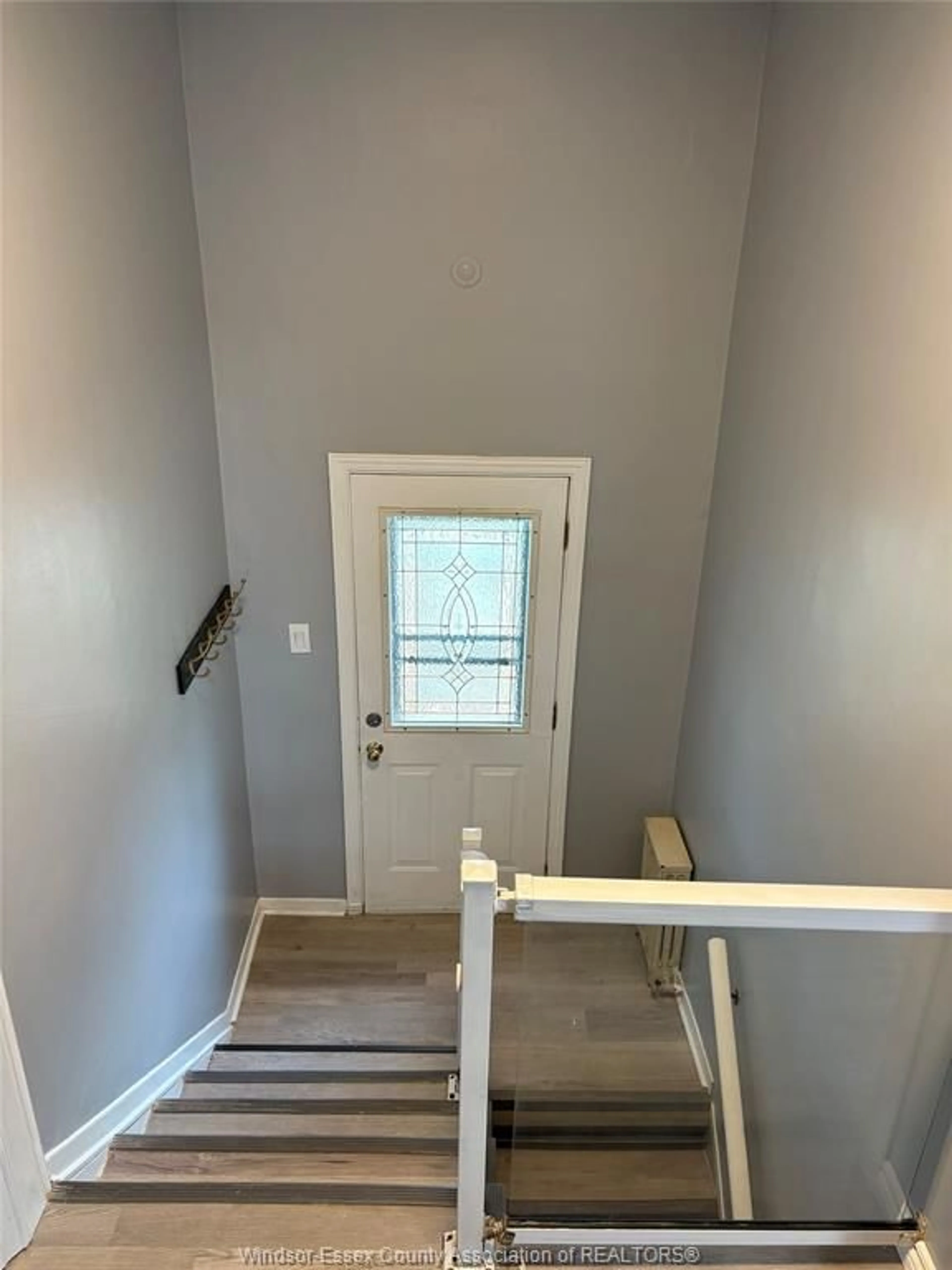 Indoor entryway for 946 HOWARD Ave #1 & 2, Windsor Ontario N9A 1S5