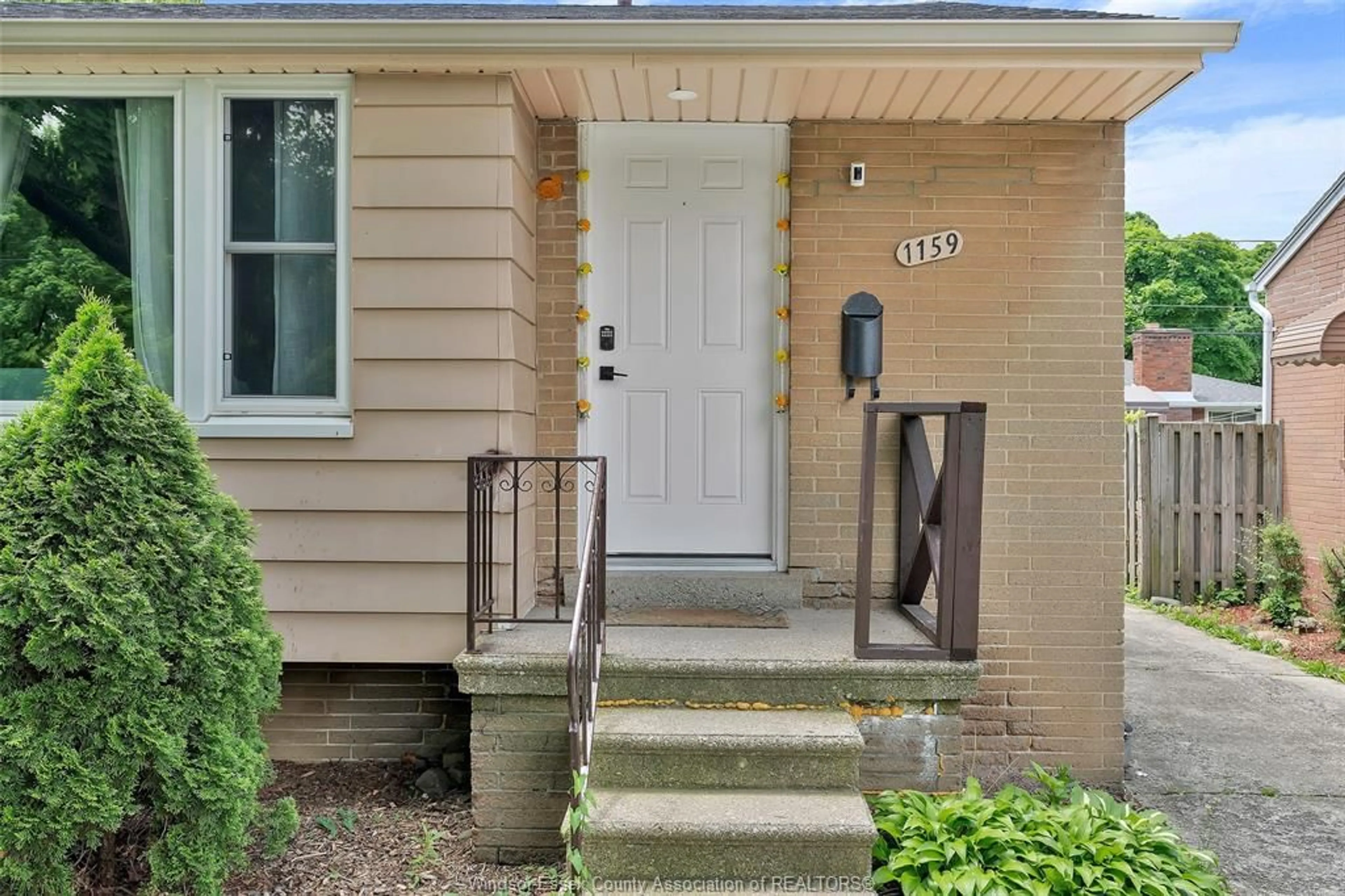Unknown for 1159 DOT AVE, Windsor Ontario N9C 3H9