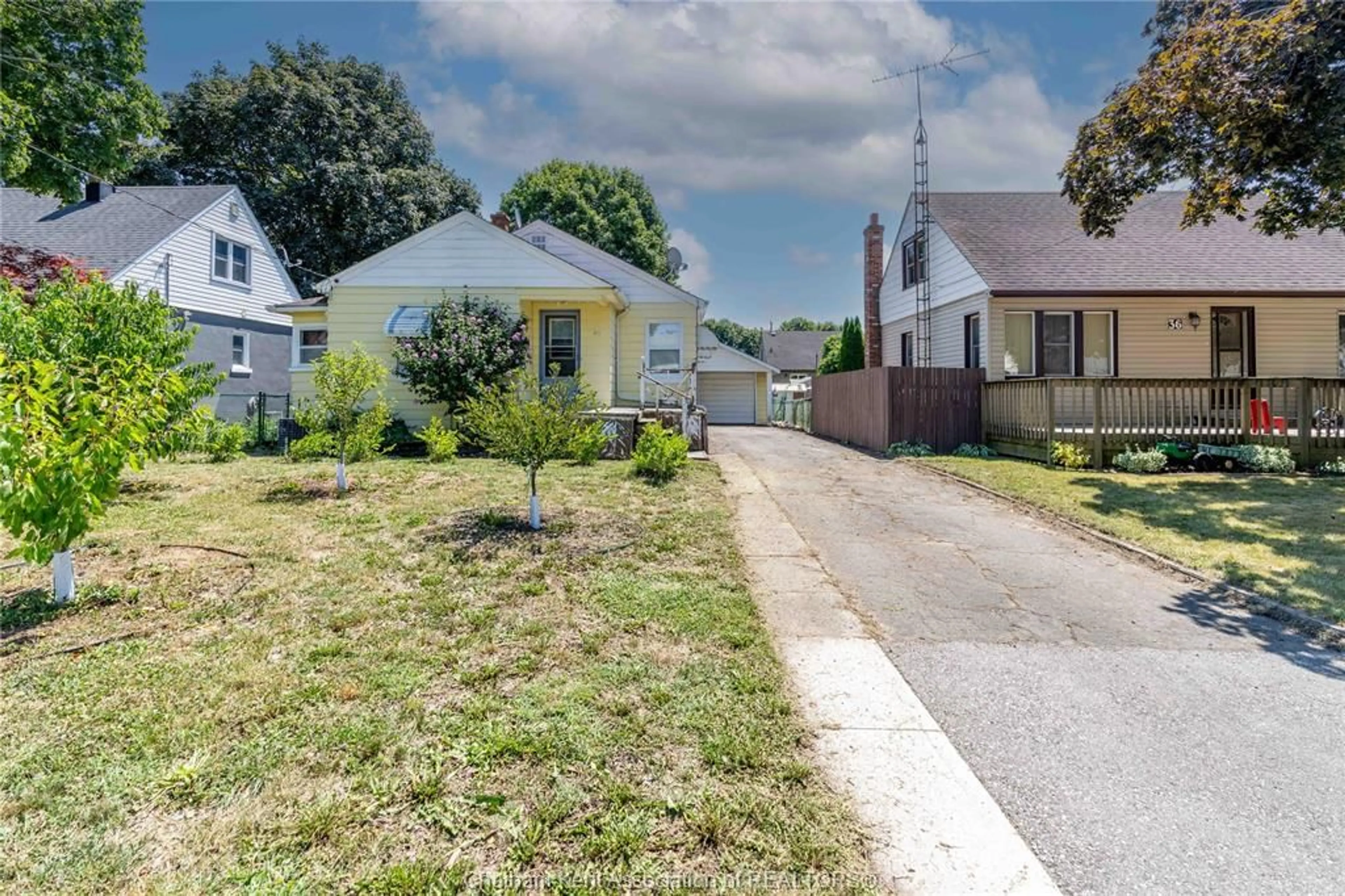 A pic from outside/outdoor area/front of a property/back of a property/a pic from drone, street for 40 Kerr Ave, Chatham Ontario N7M 1B7