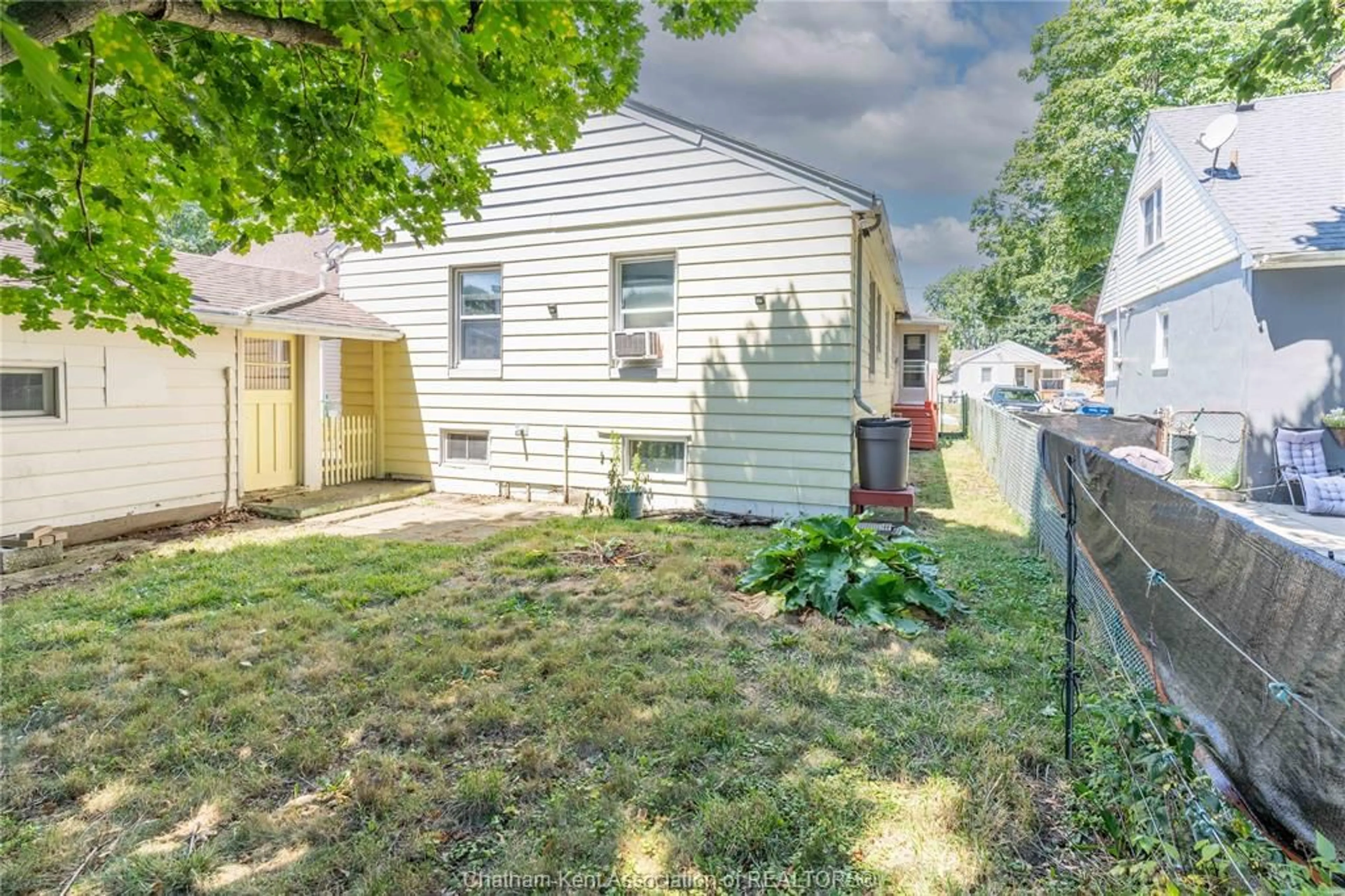 Shed for 40 Kerr Ave, Chatham Ontario N7M 1B7
