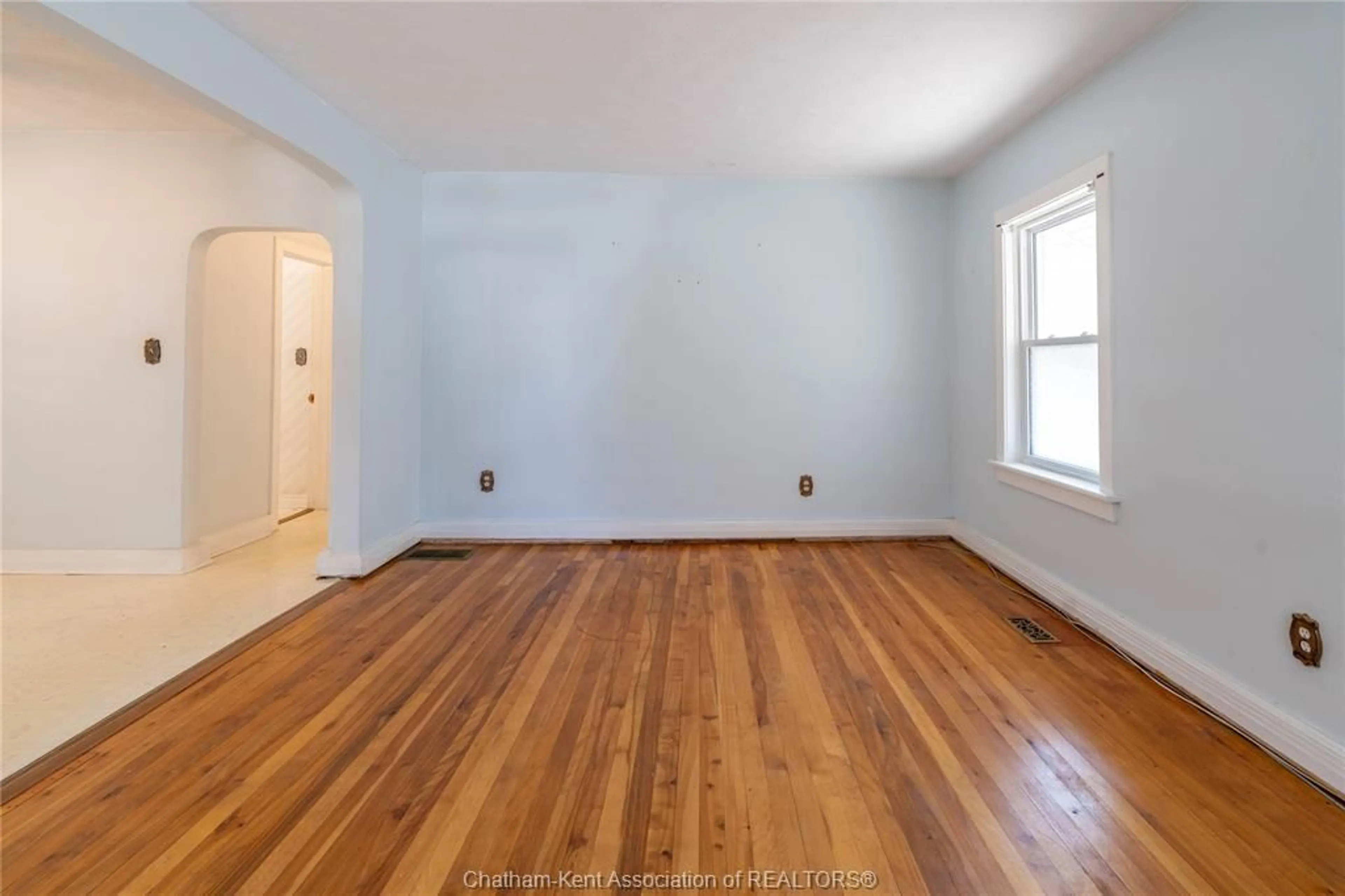 A pic of a room for 40 Kerr Ave, Chatham Ontario N7M 1B7