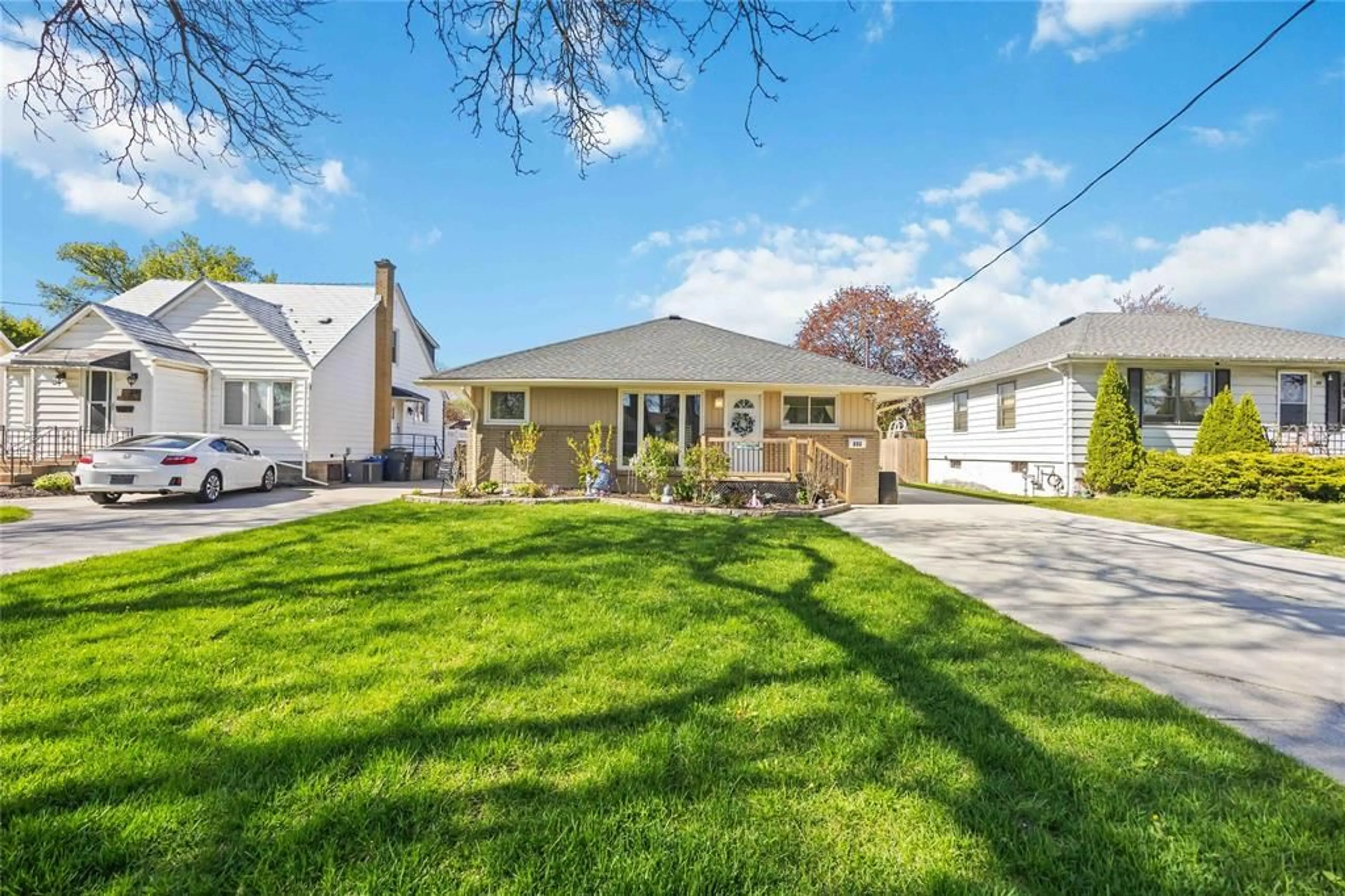 Unknown for 880 Devine St, Sarnia Ontario N7T 1X5