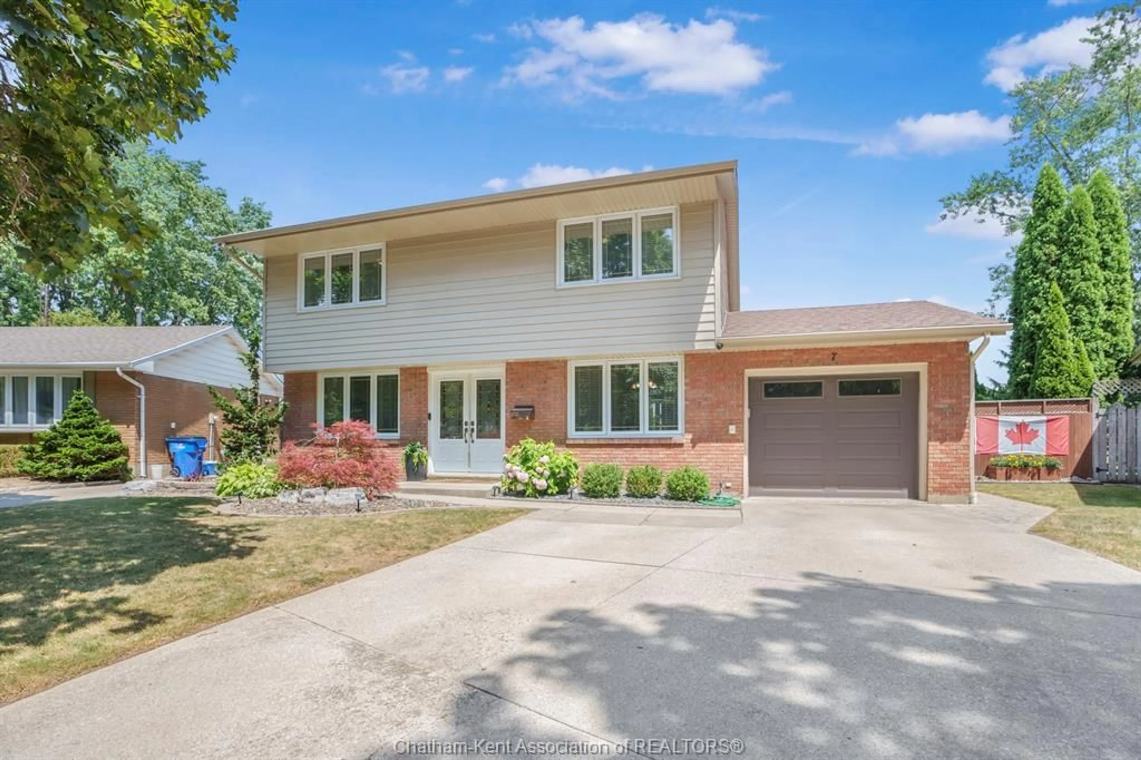 Home with brick exterior material, street for 7 Quail Pl, Chatham Ontario N7L 1G1