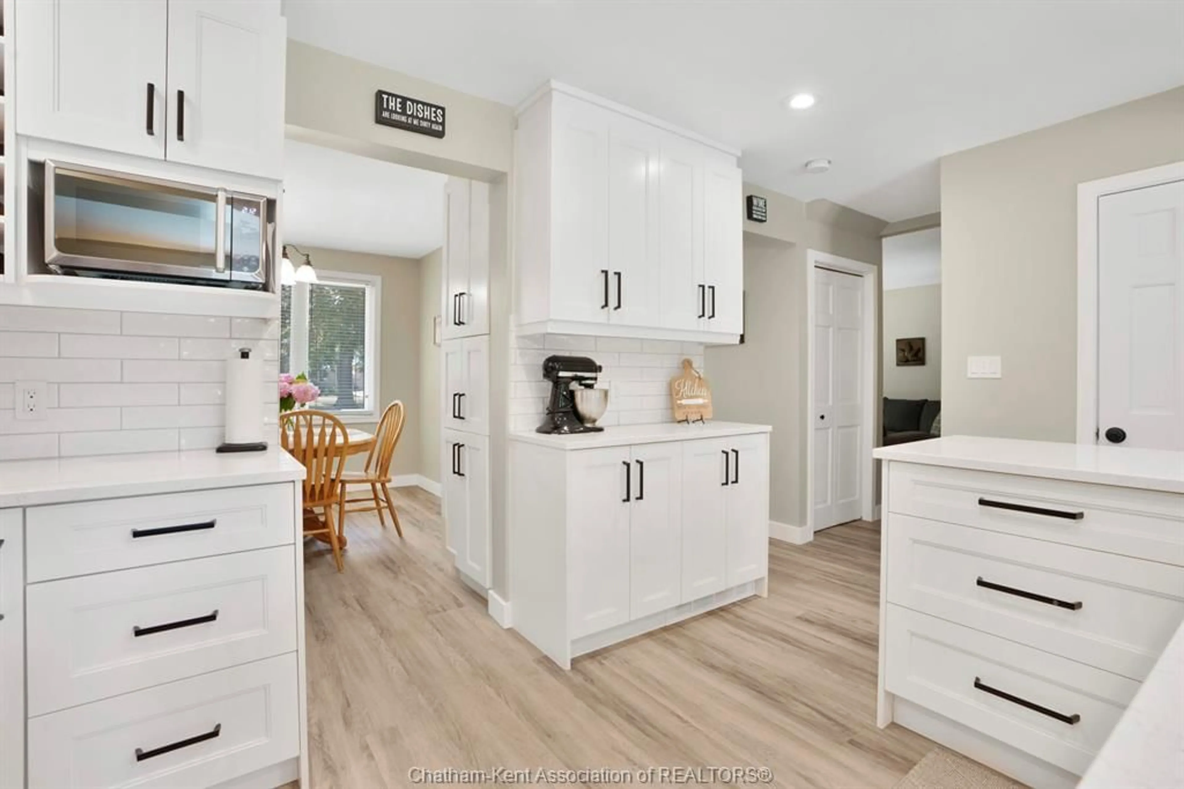 Open concept kitchen, unknown for 7 Quail Pl, Chatham Ontario N7L 1G1