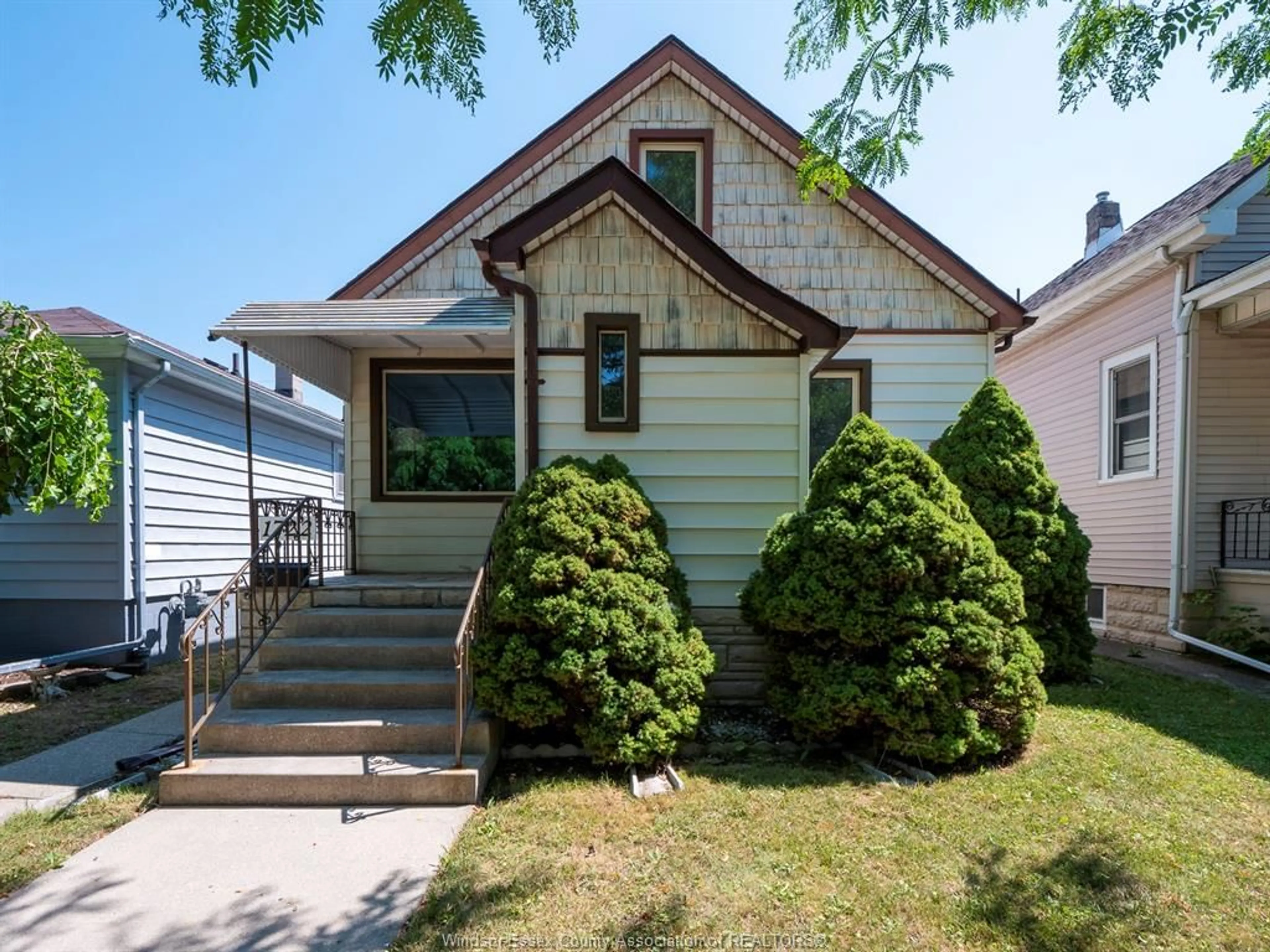 Home with vinyl exterior material, street for 1722 ALBERT Rd, Windsor Ontario N8Y 3R7