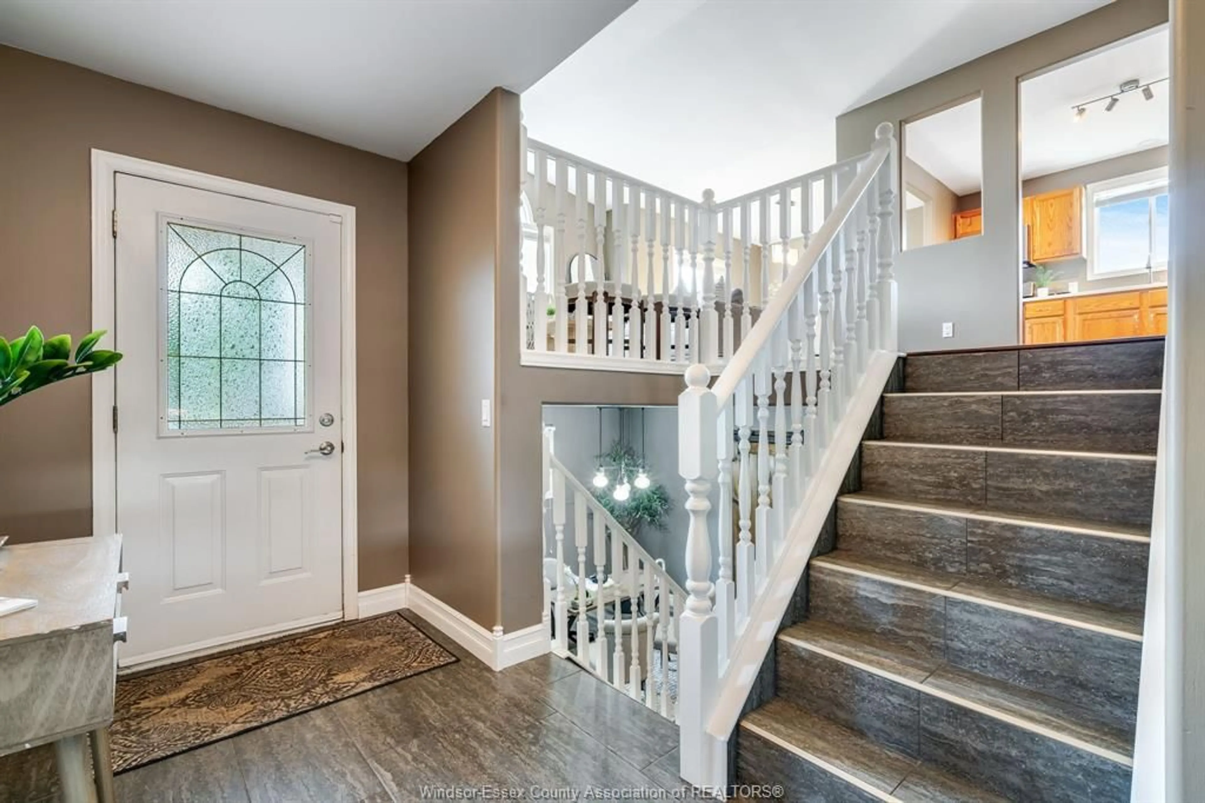 Unknown for 1721 VICKY Cir, Windsor Ontario N8W 5P6