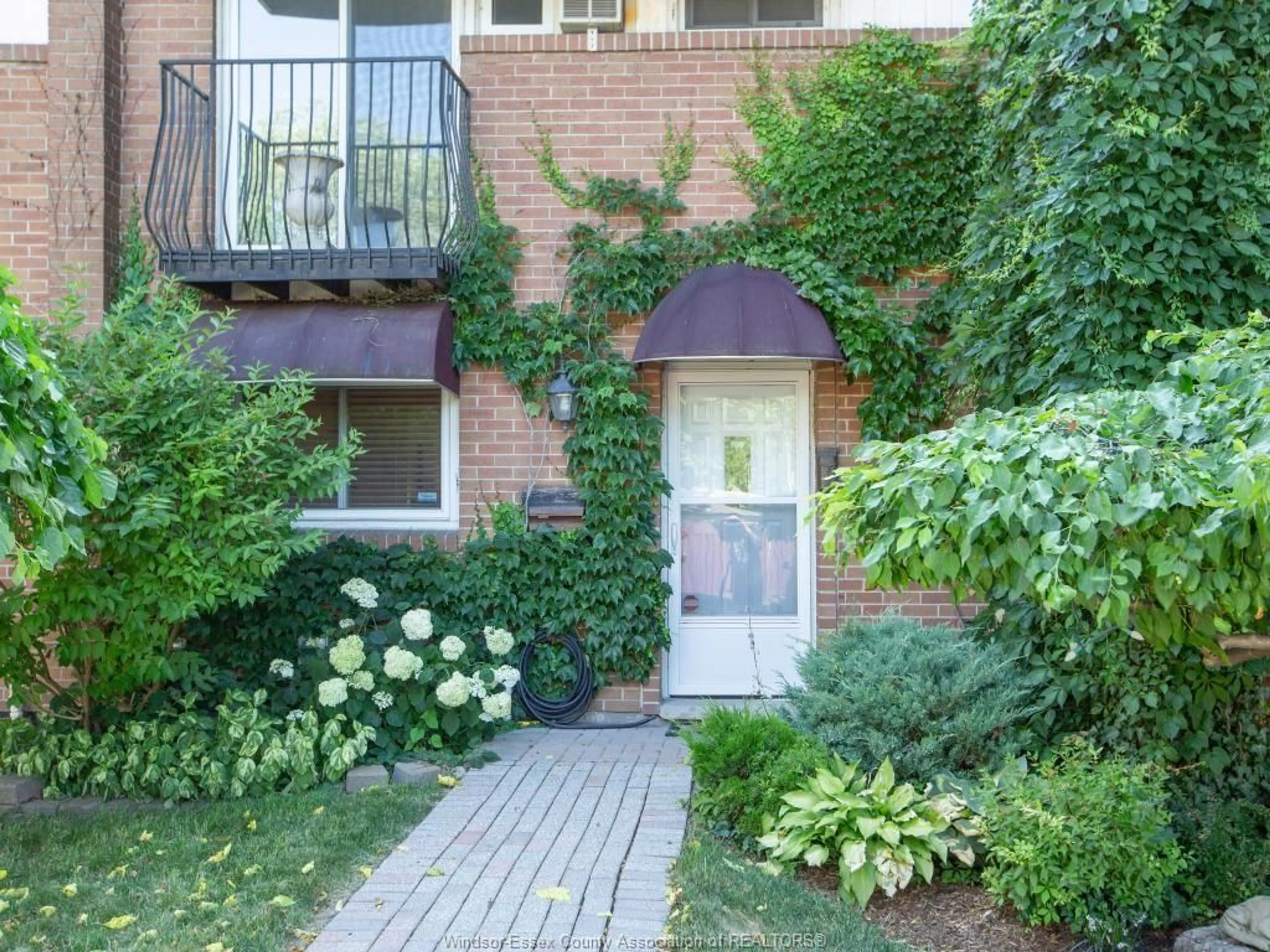 Indoor entryway for 1619 EASTGATE ESTATES #65, Windsor Ontario N8T 2S8