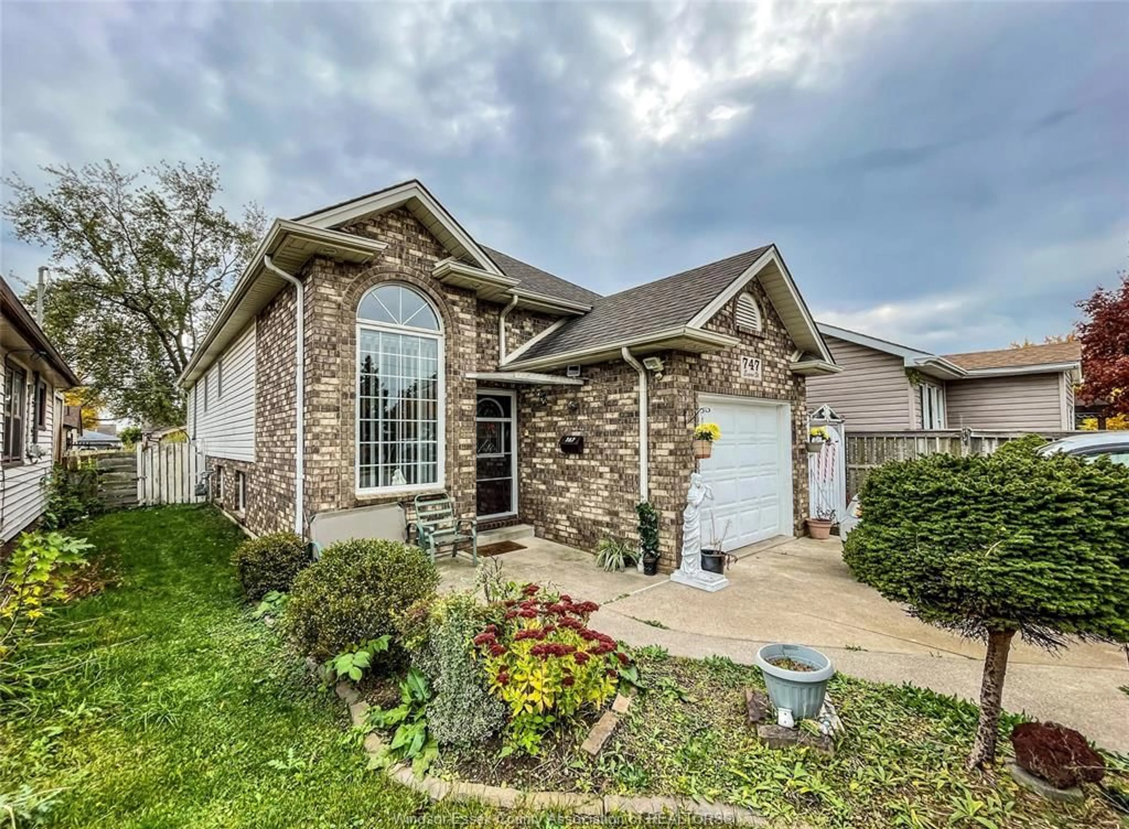 Home with brick exterior material, street for 747 EUGENIE, Windsor Ontario N8X 2Y6