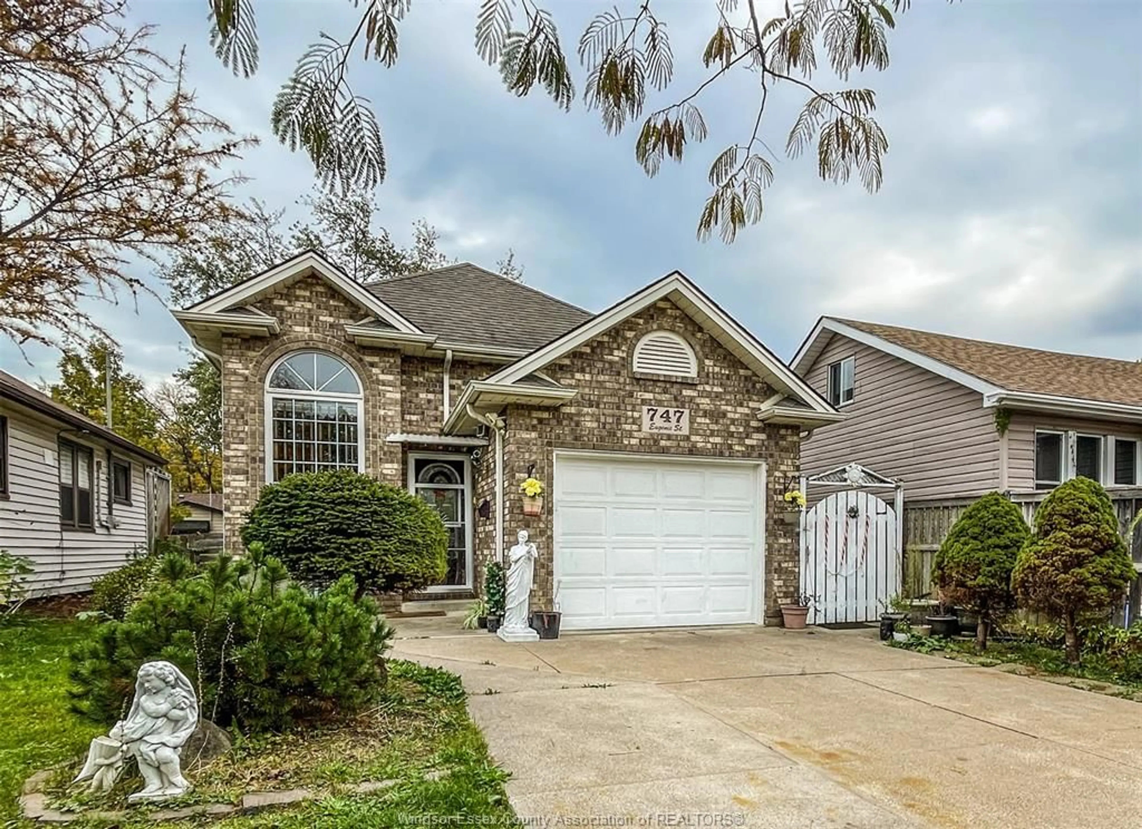 Home with brick exterior material, street for 747 EUGENIE, Windsor Ontario N8X 2Y6