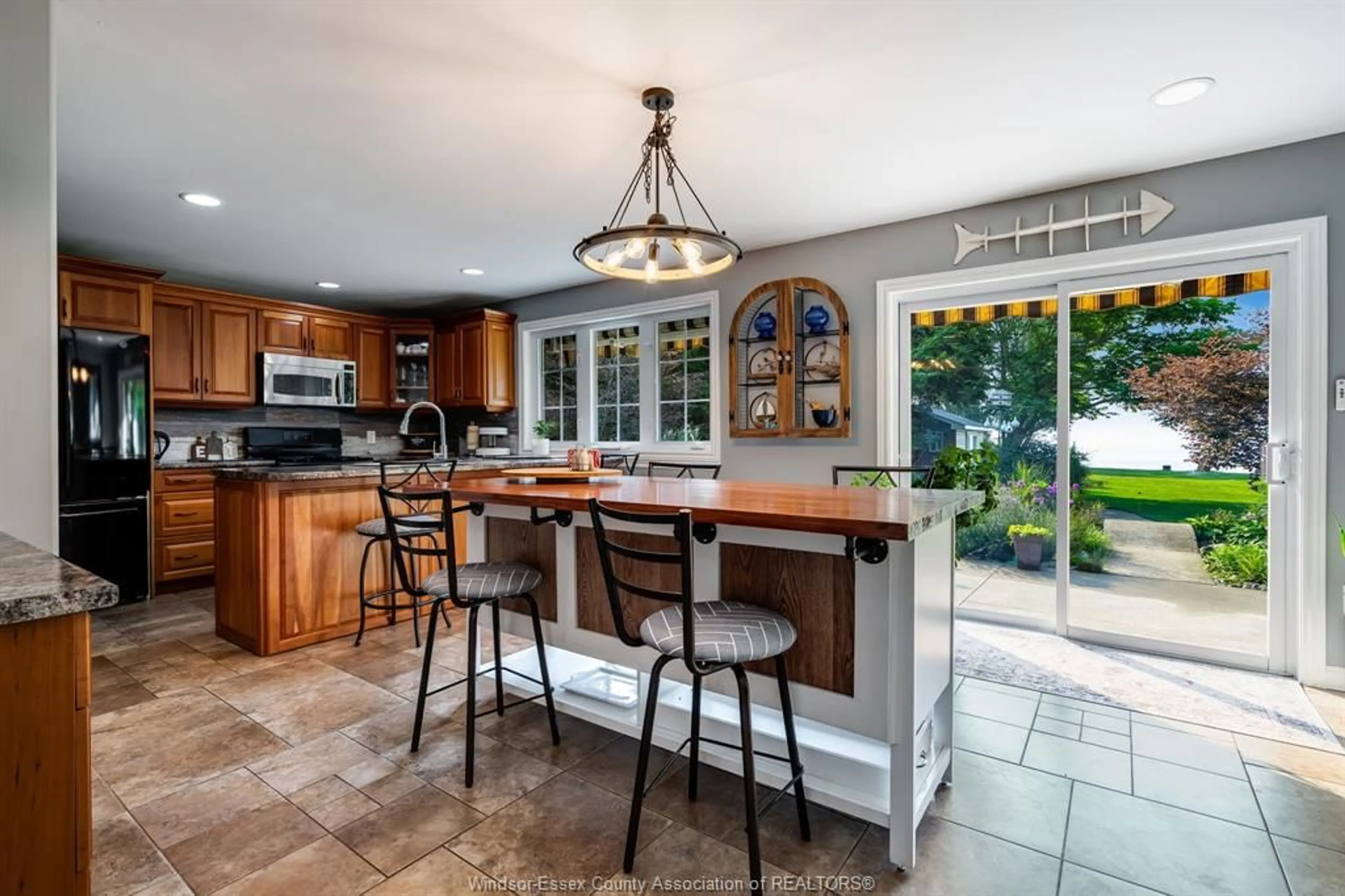 Open concept kitchen, ceramic/tile floor for 4558 TALBOT TRAIL, Merlin Ontario N0P 1W0