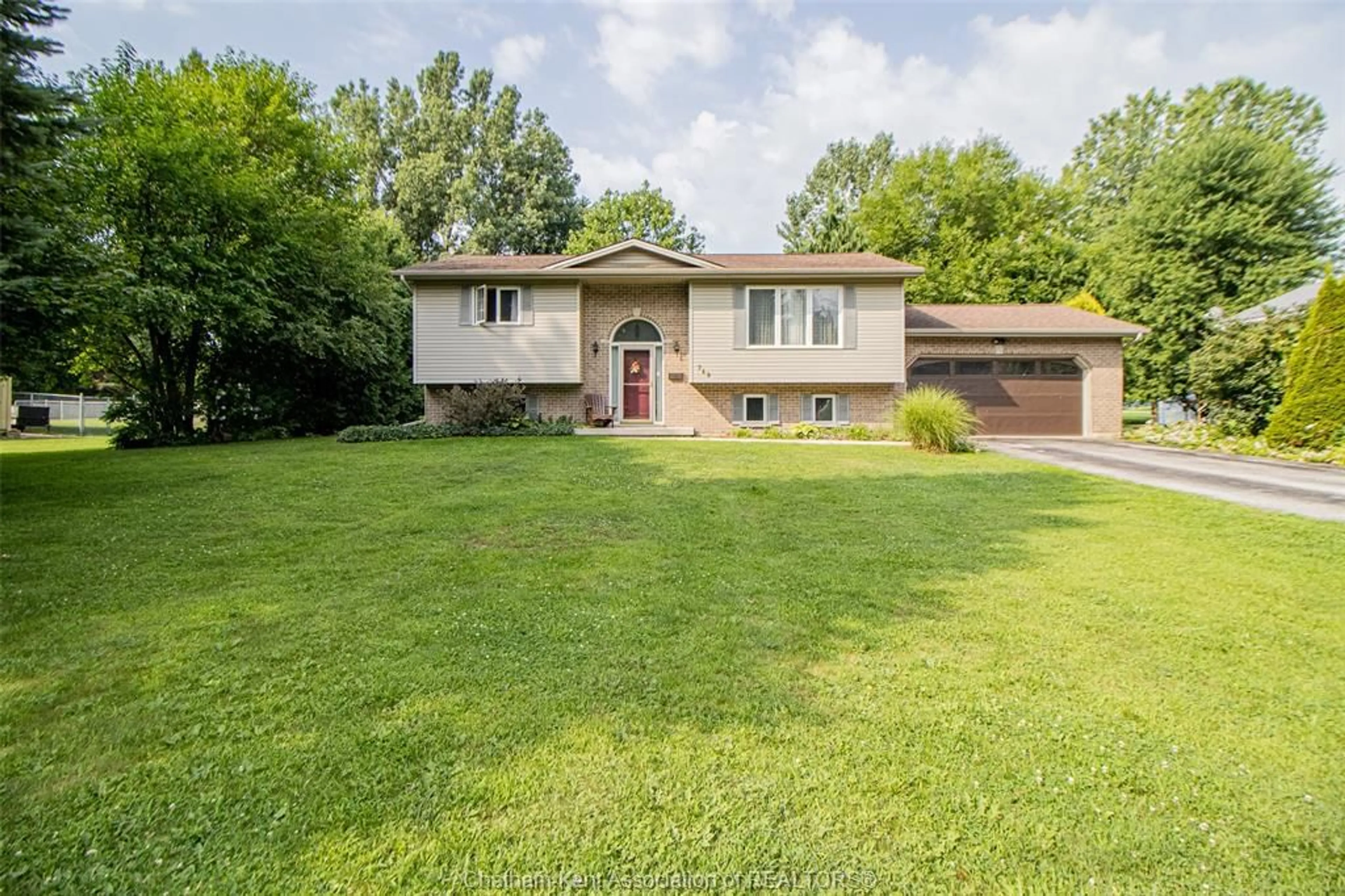 Unknown for 749 MAIN St, Bothwell Ontario N0P 1C0